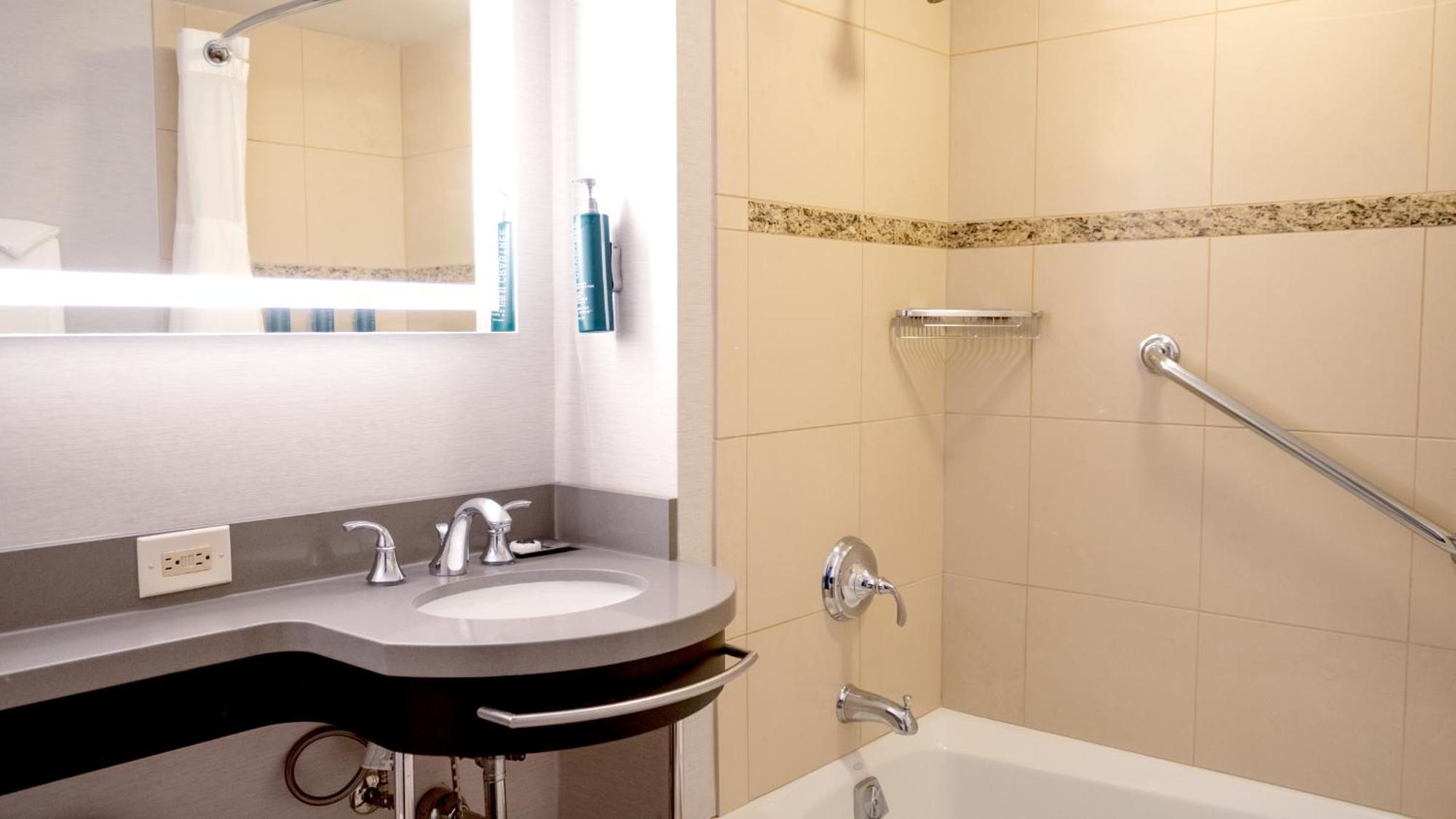 Habitación Doble Esquinera - Adaptada para personas con discapacidad auditiva