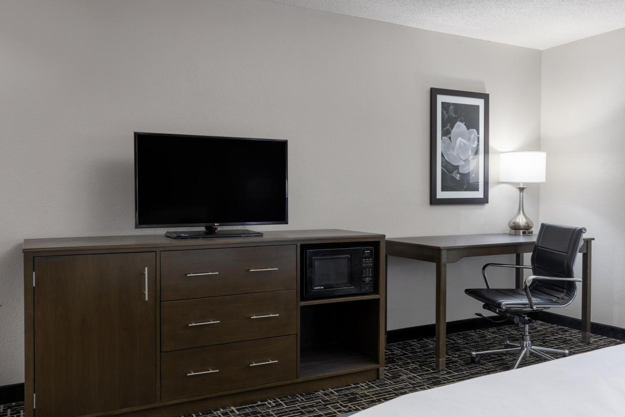 Executive King Room with Sofa Bed