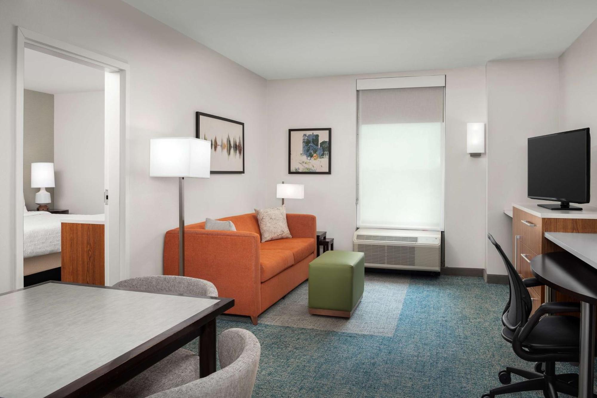 One-Bedroom King Suite - Non-Smoking