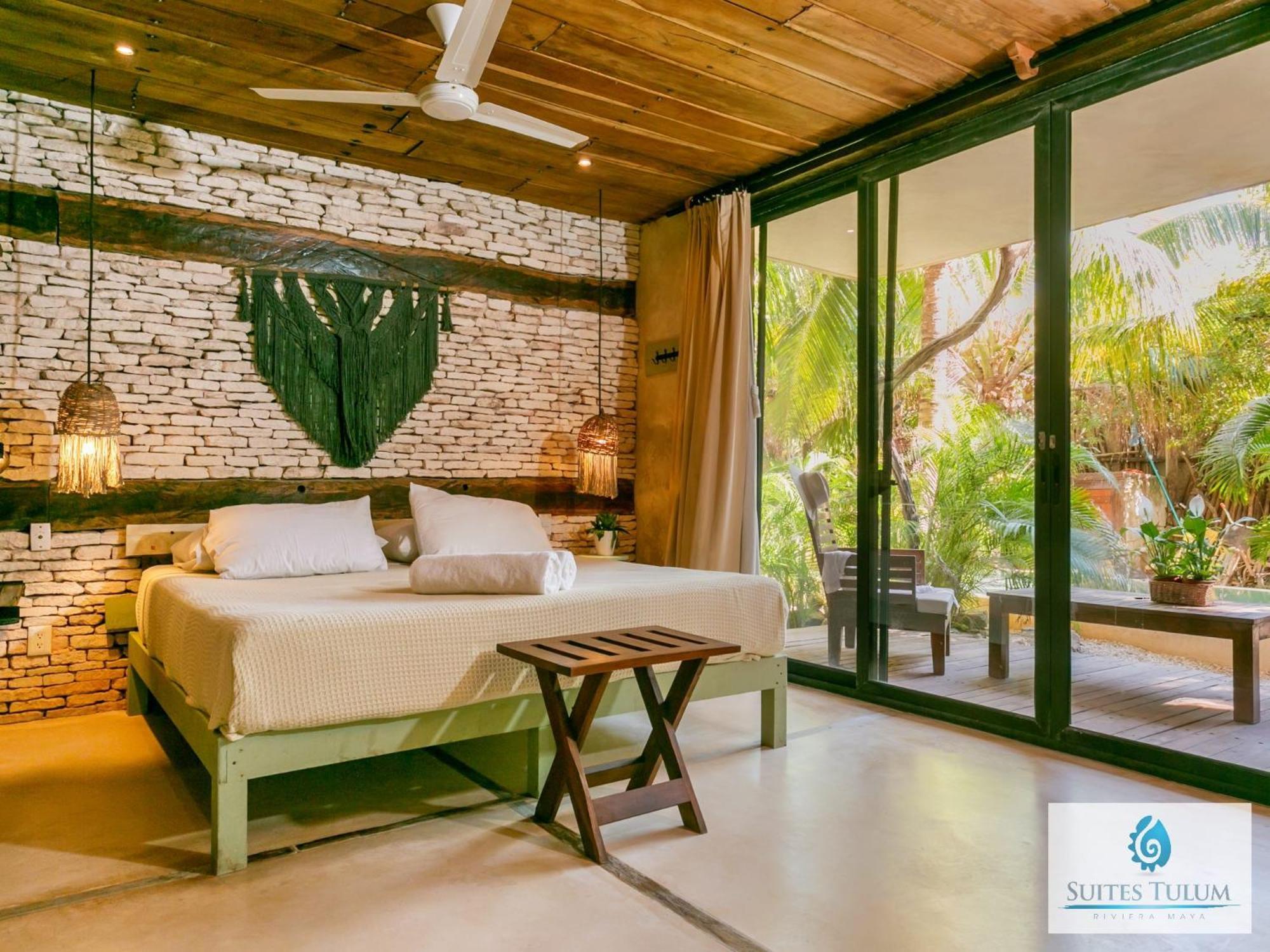 Three-Bedroom Deluxe Apartment