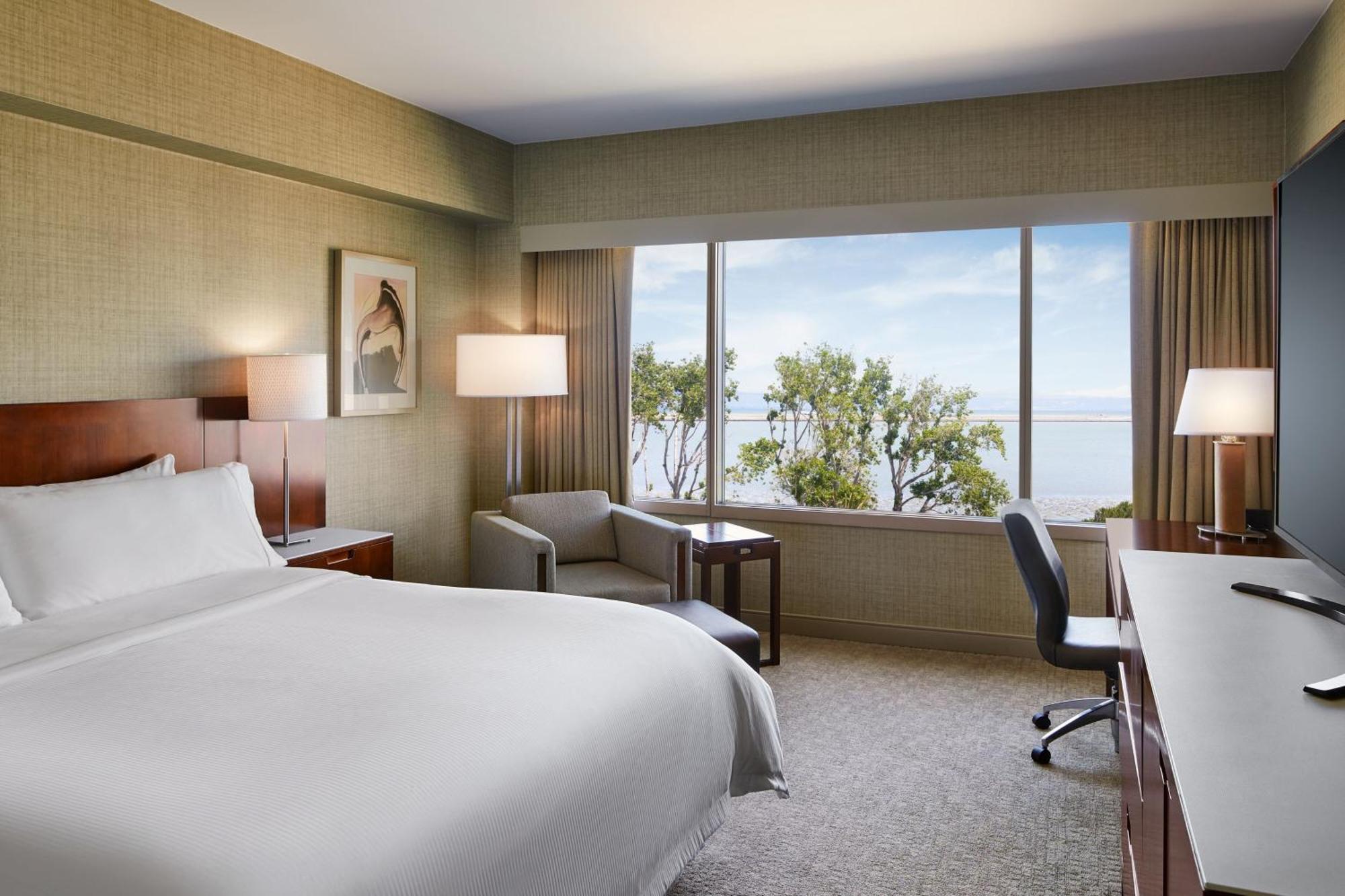 Guest room, 1 King, Bay view