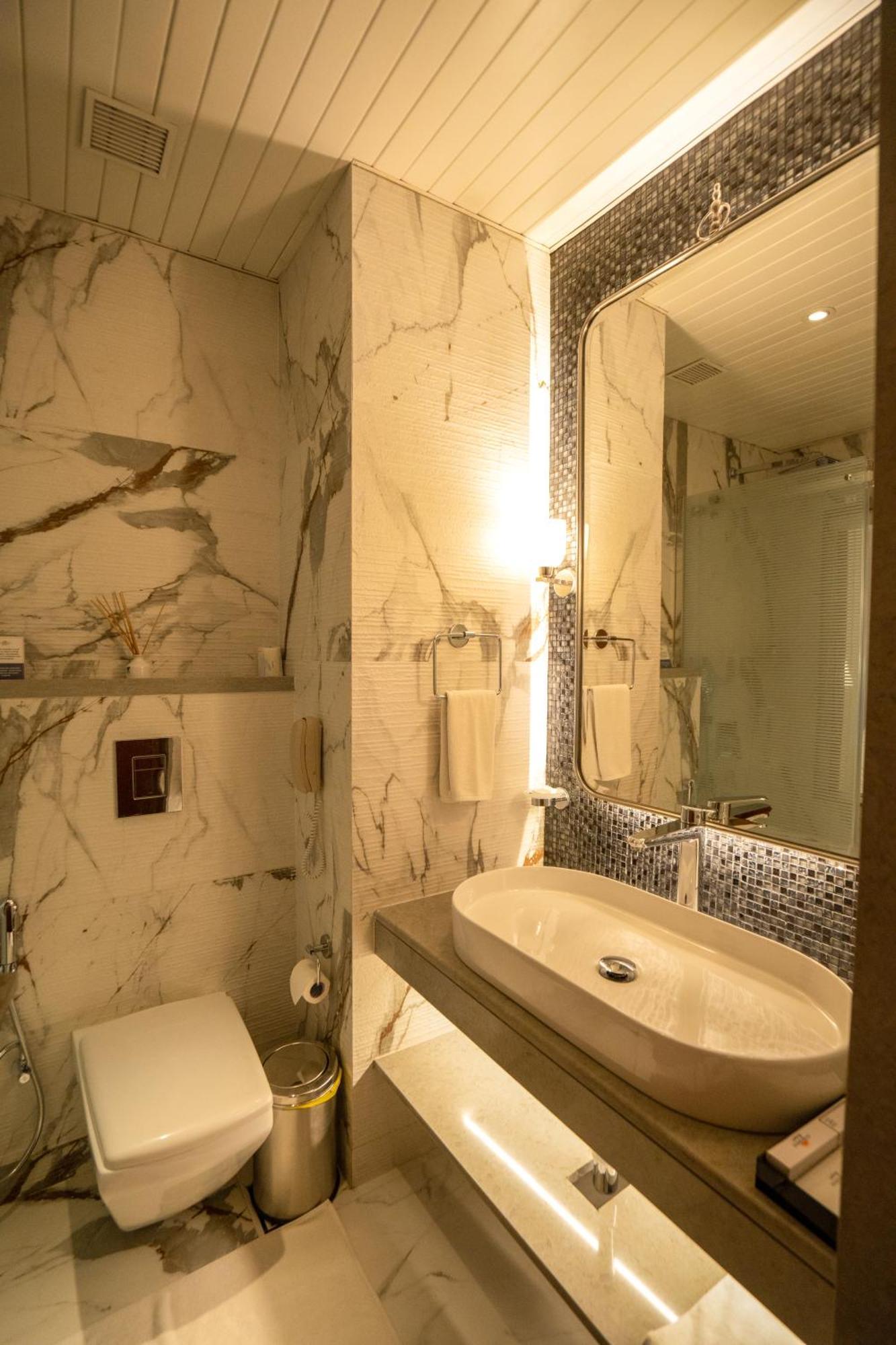 Rainforest Rooms