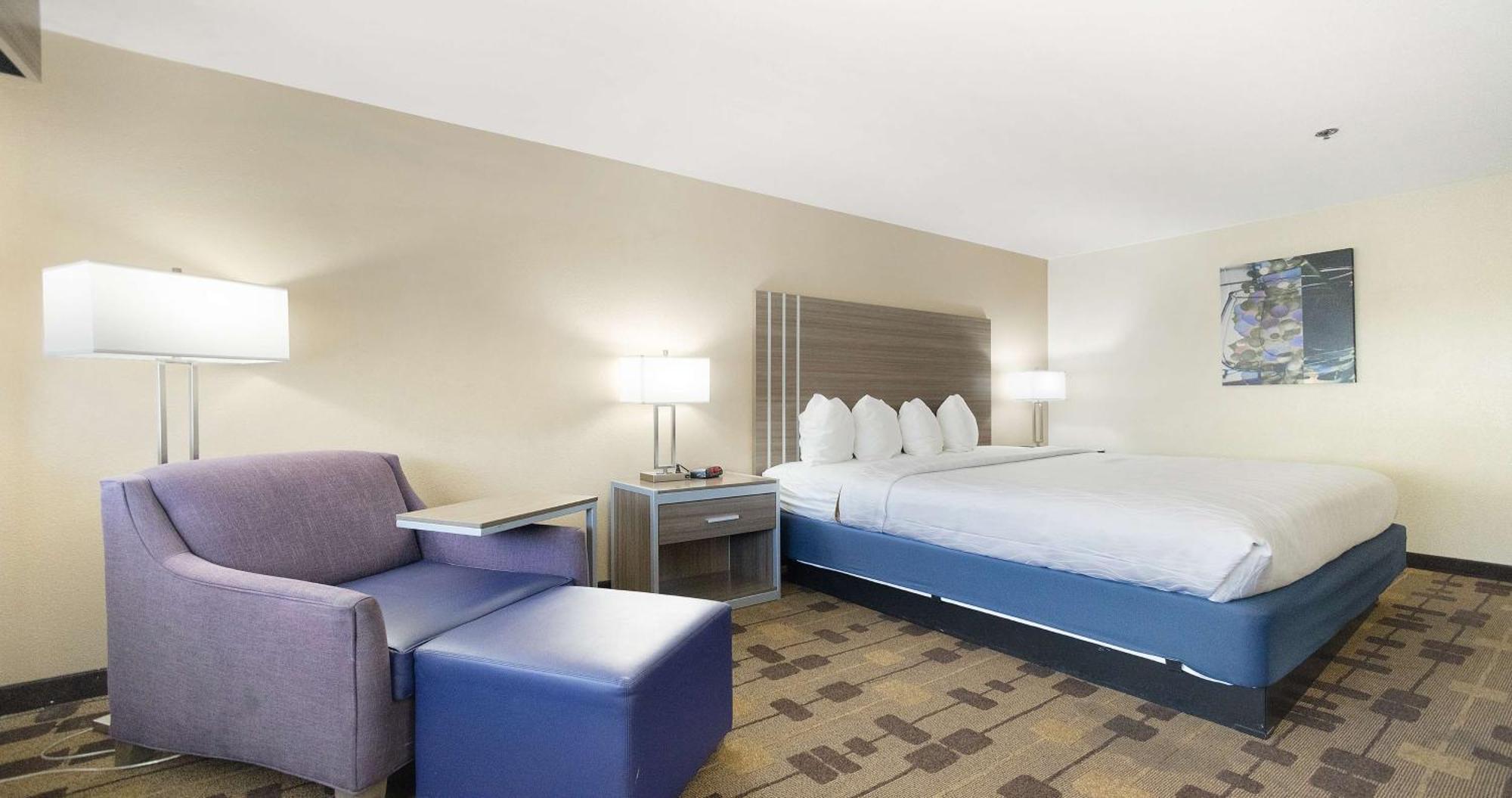 King Room with Fireplace - Second Floor/Stair Access Only/Non-Smoking