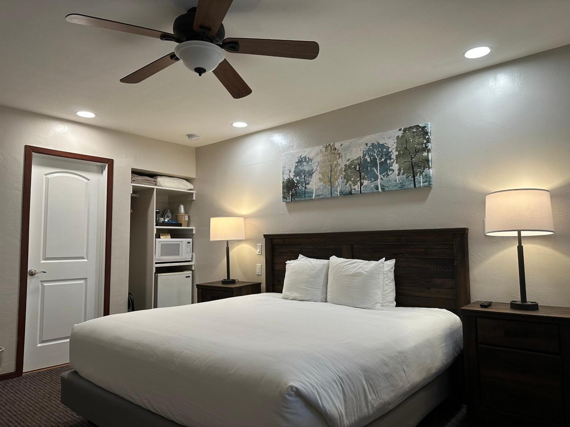 Standard King Room