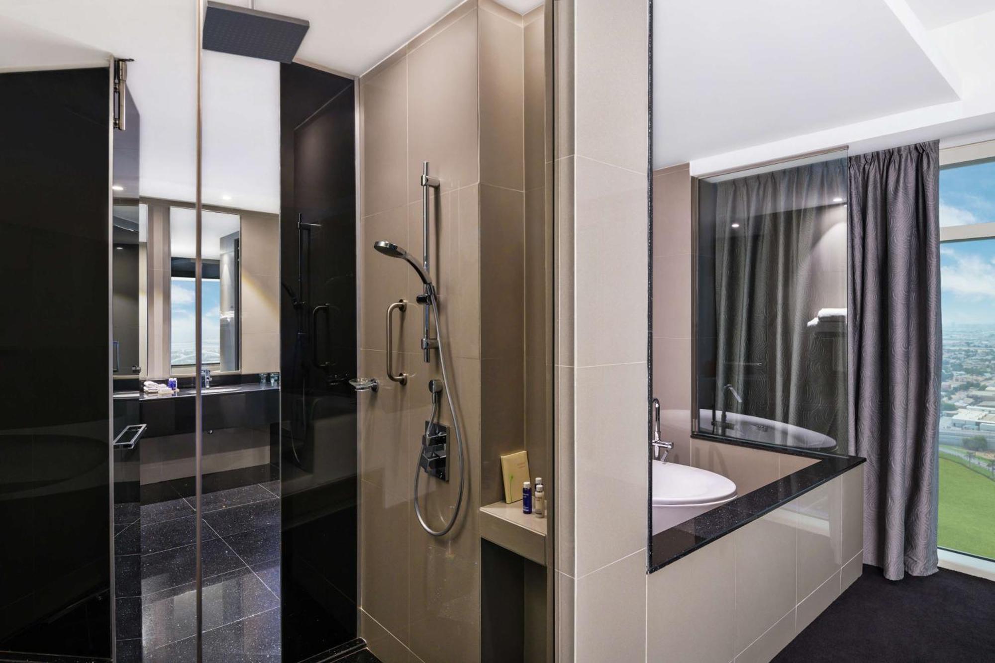 King Vibrant Suite