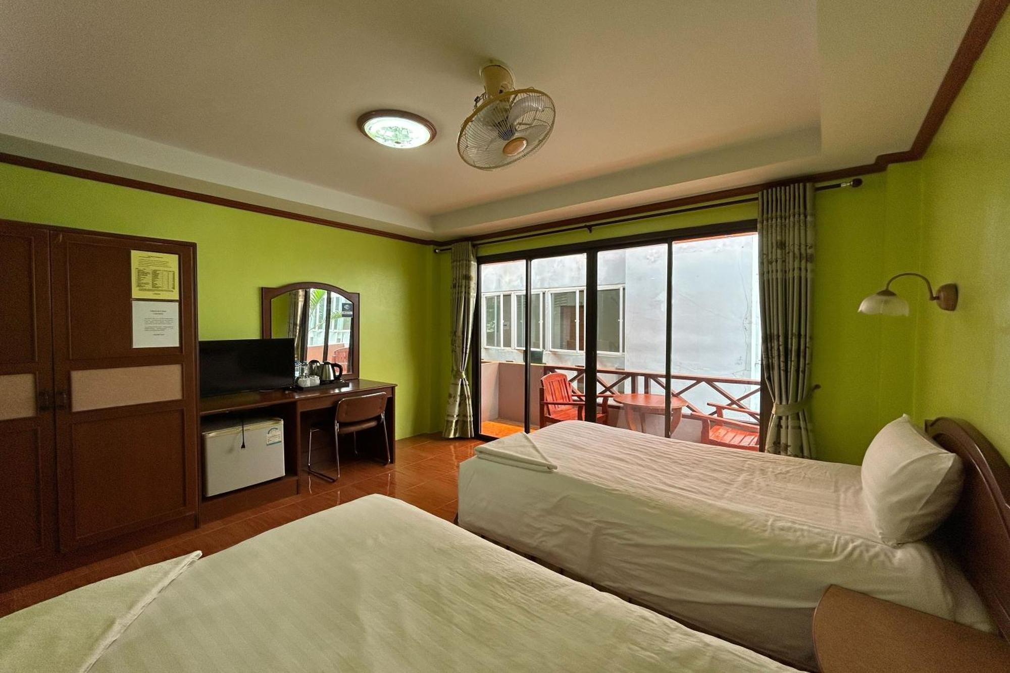Standard Twin Room
