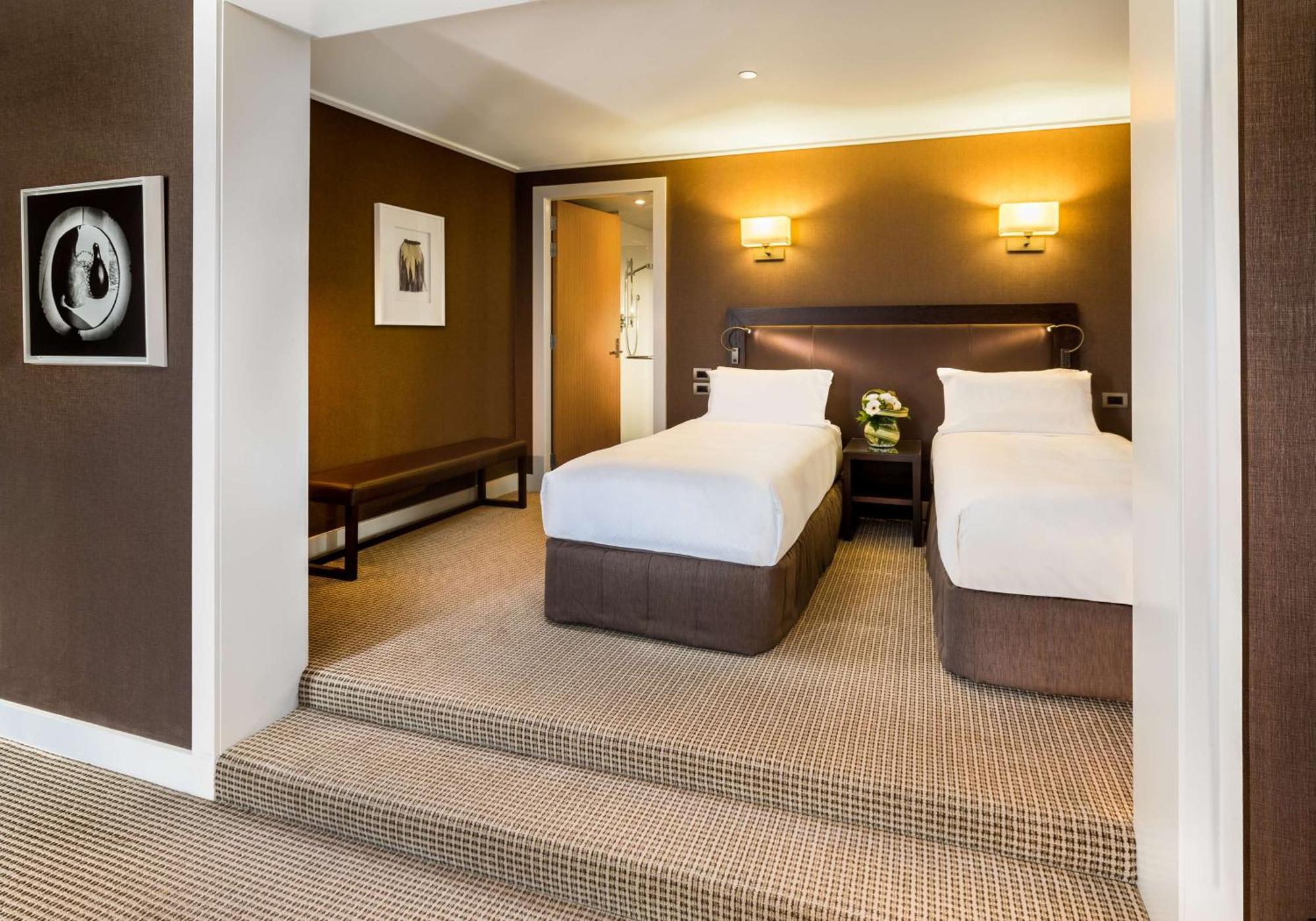 Twin Room,1756444193:JPEG