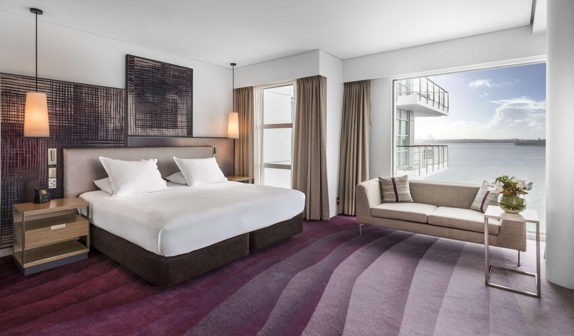 Deluxe King Room with Premium Harbour View,1547988109:JPEG