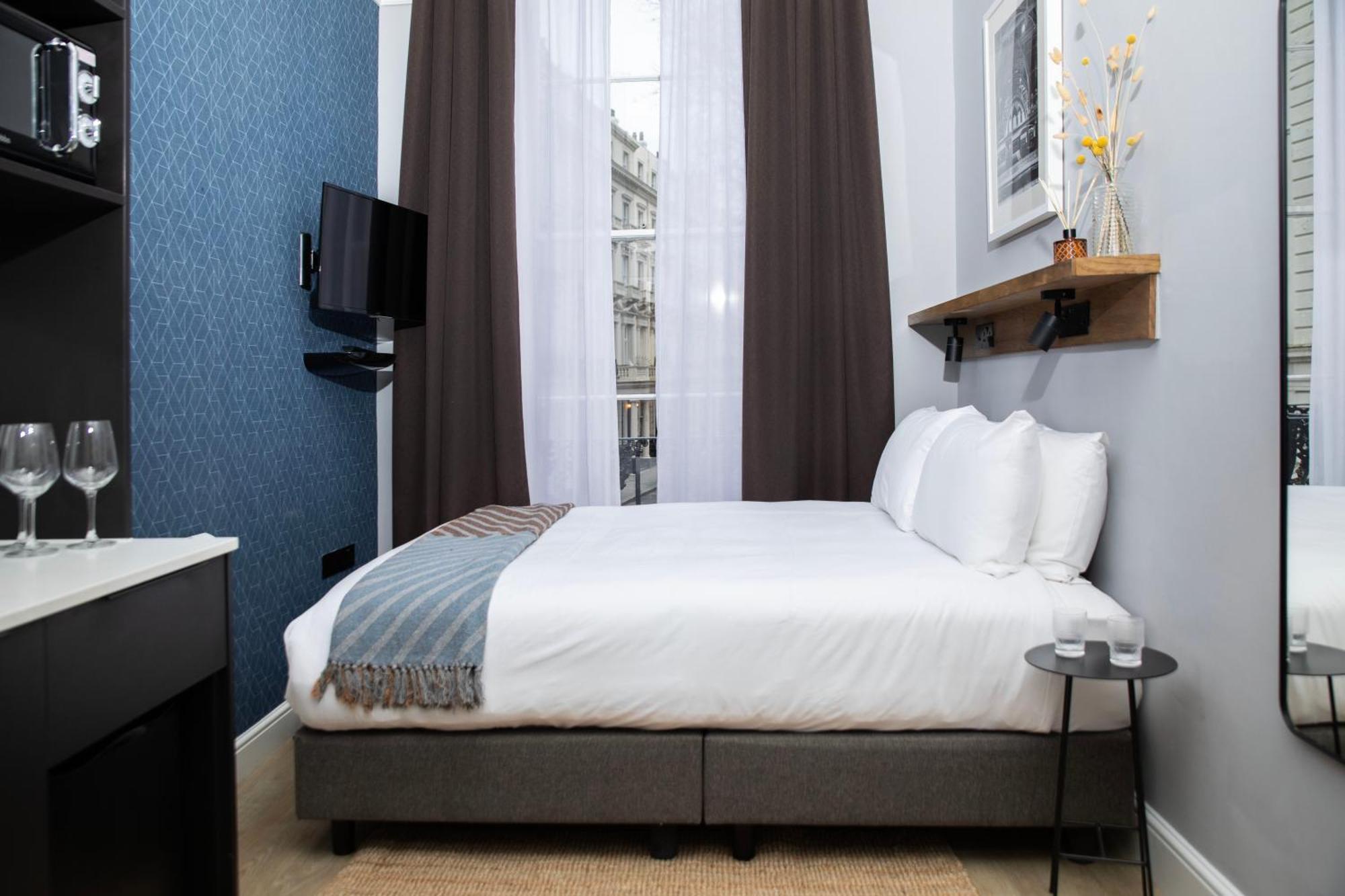 Compact Room