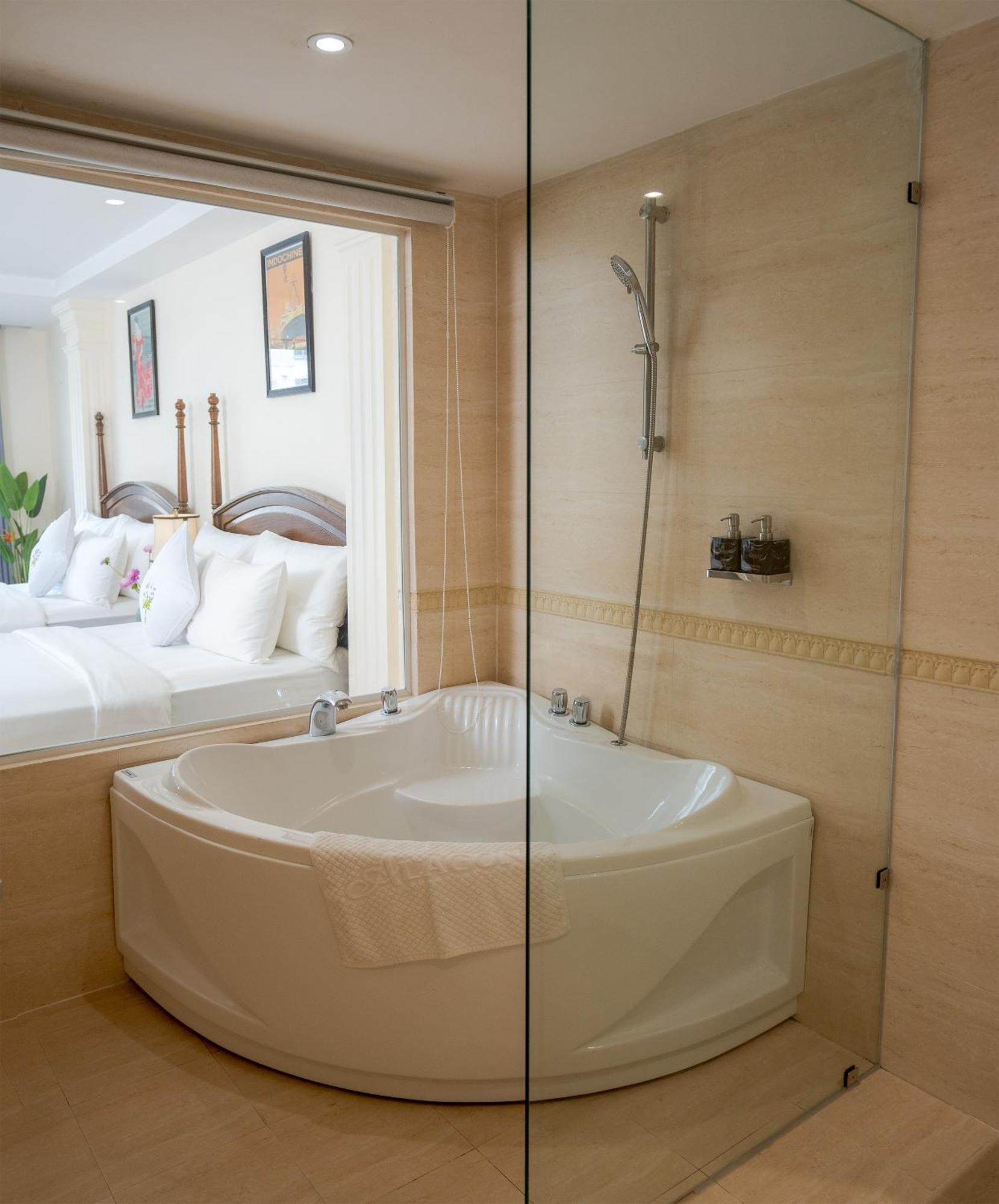 Elegant Suite City View One Time Happy Hour