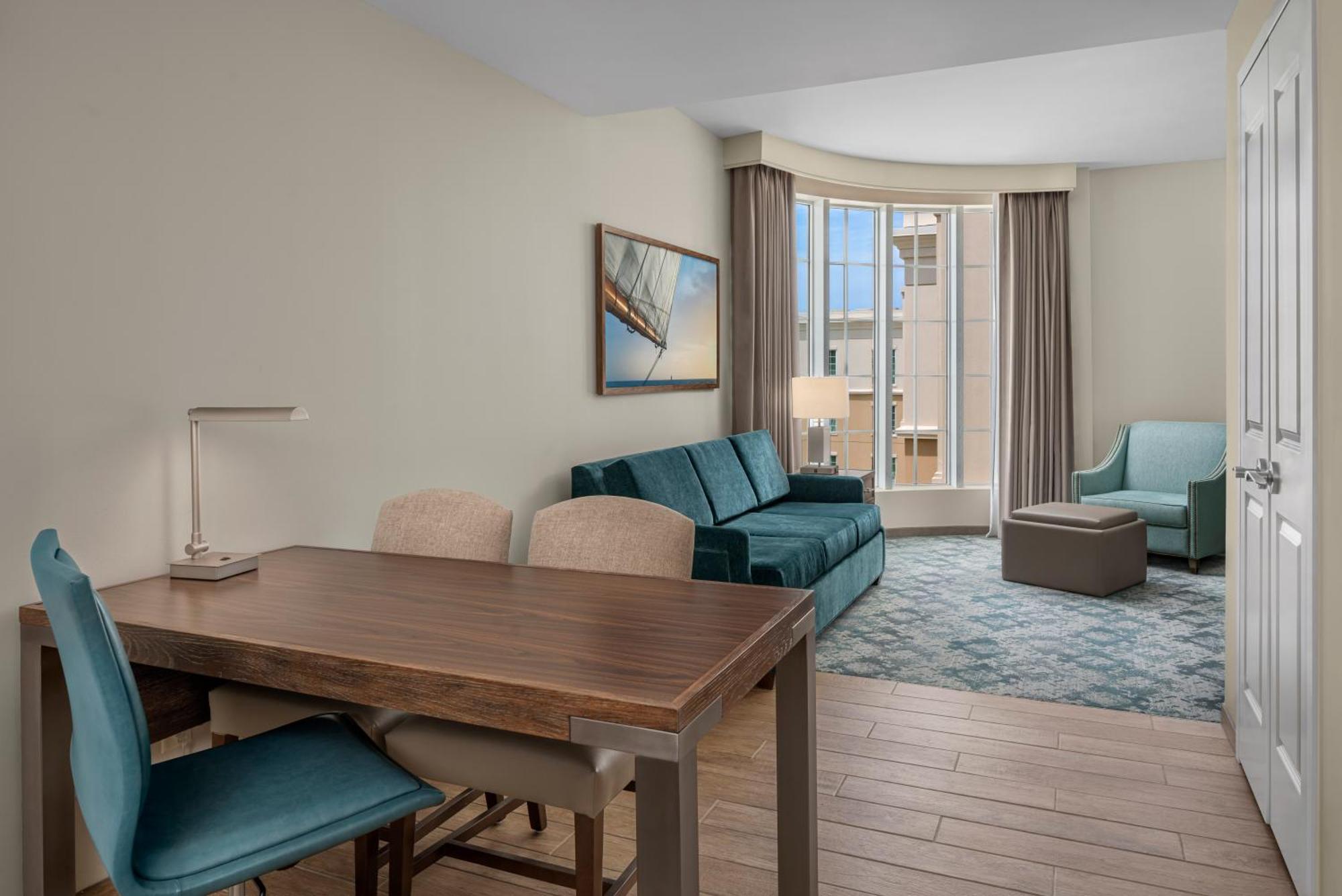 Corner King Studio Suite with Harbor View