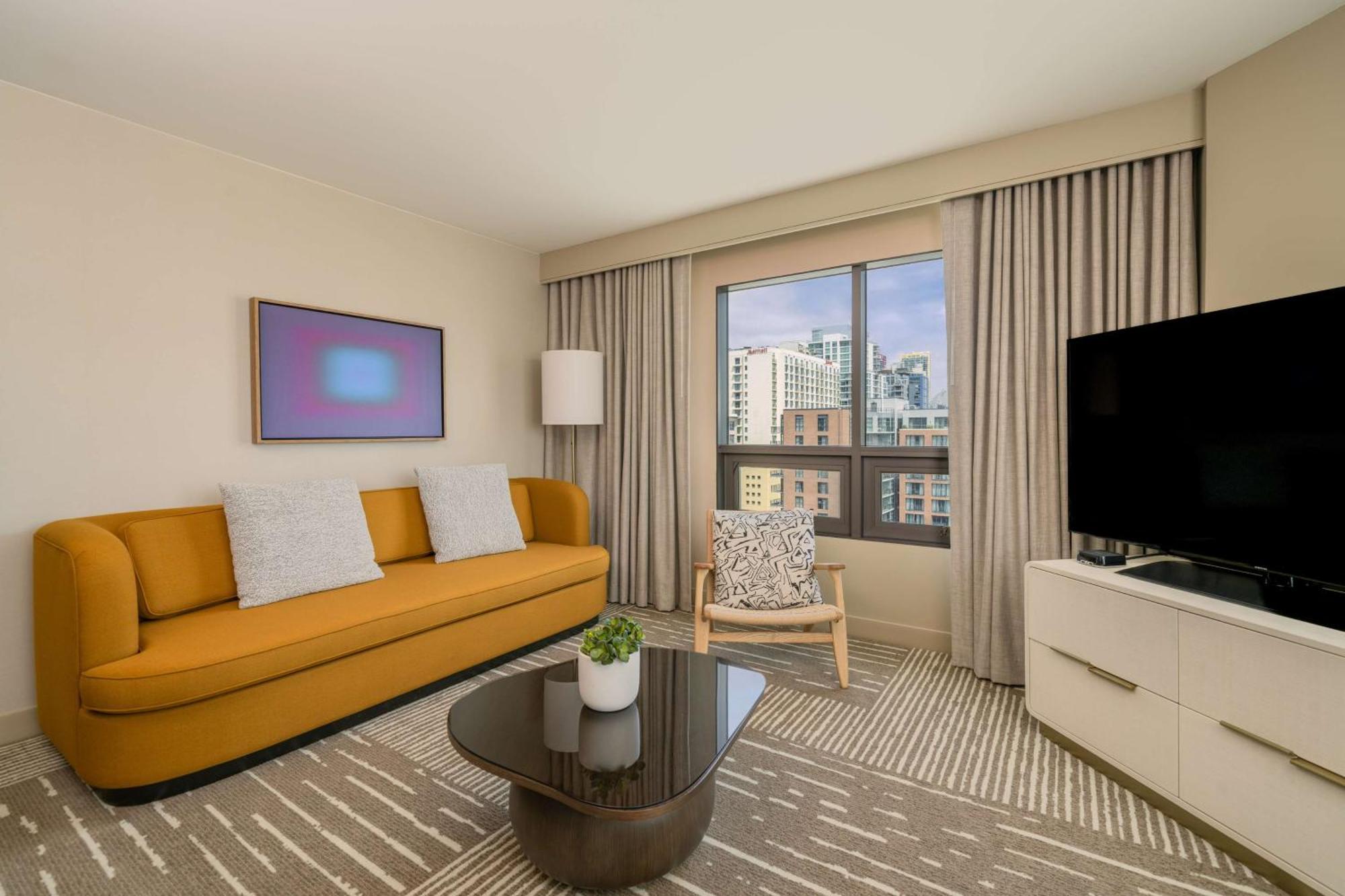 1 Bedroom Suite 1 King