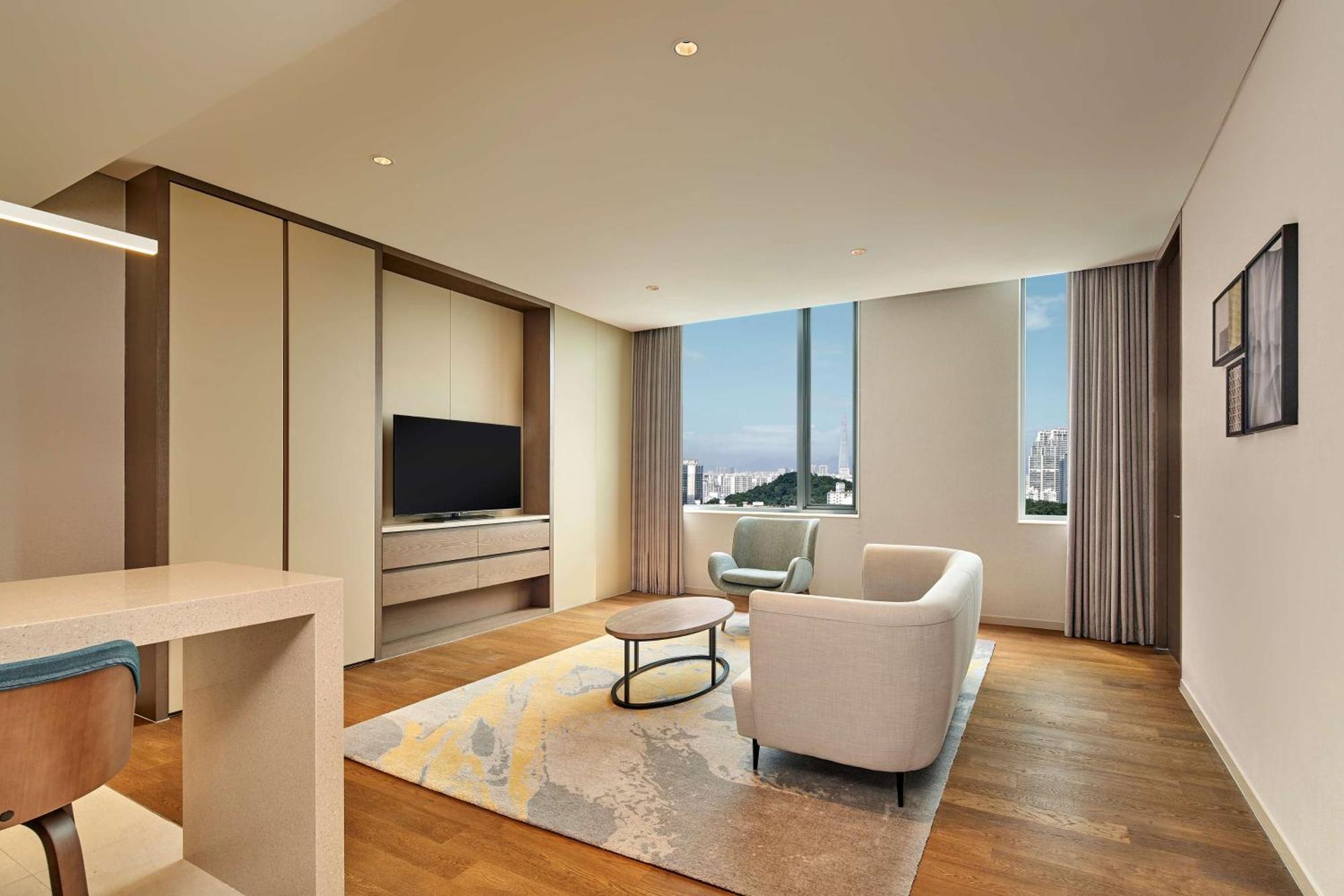 Premium King Suite