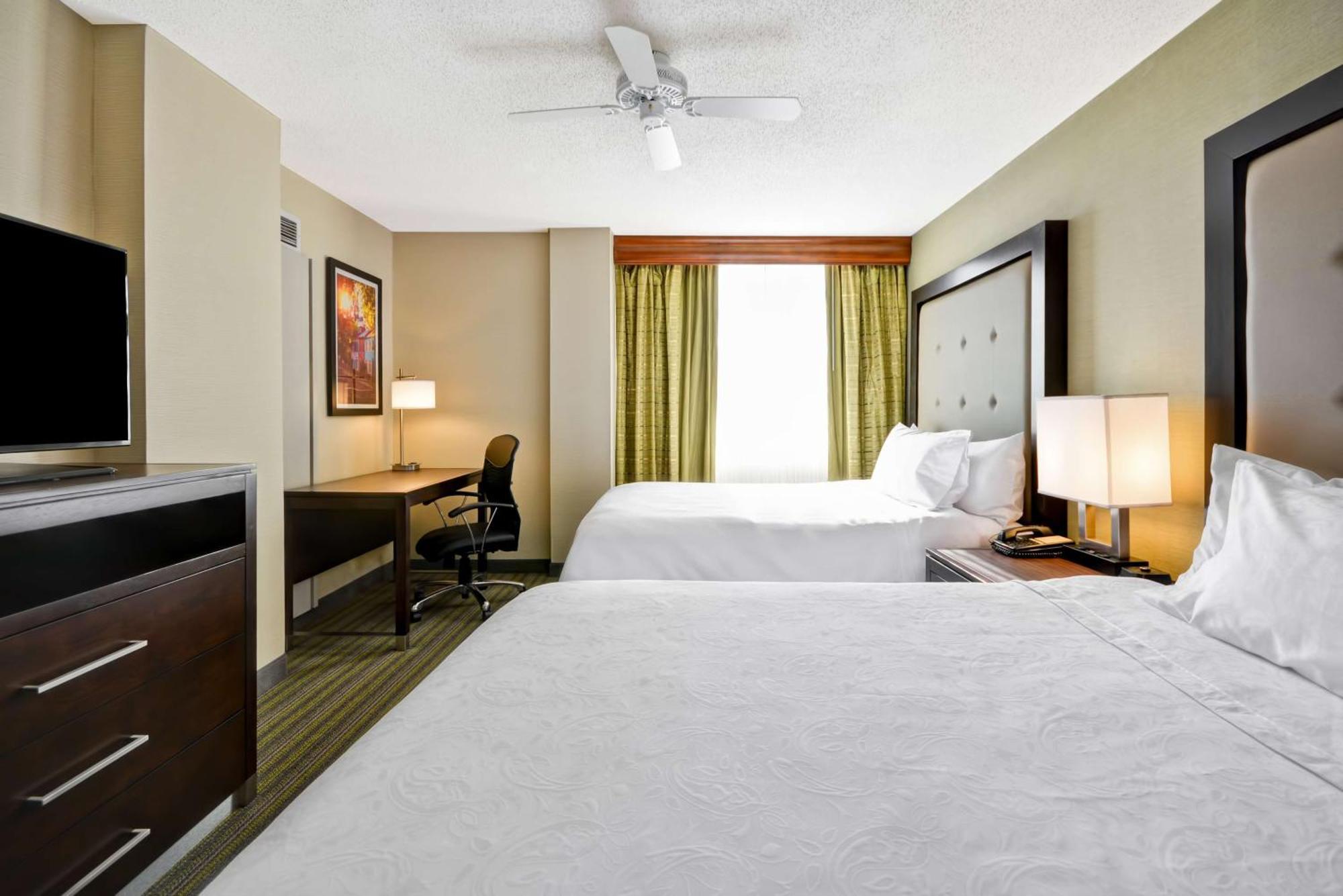 One-Bedroom Queen Suite with Two Queen Beds - Non-Smoking