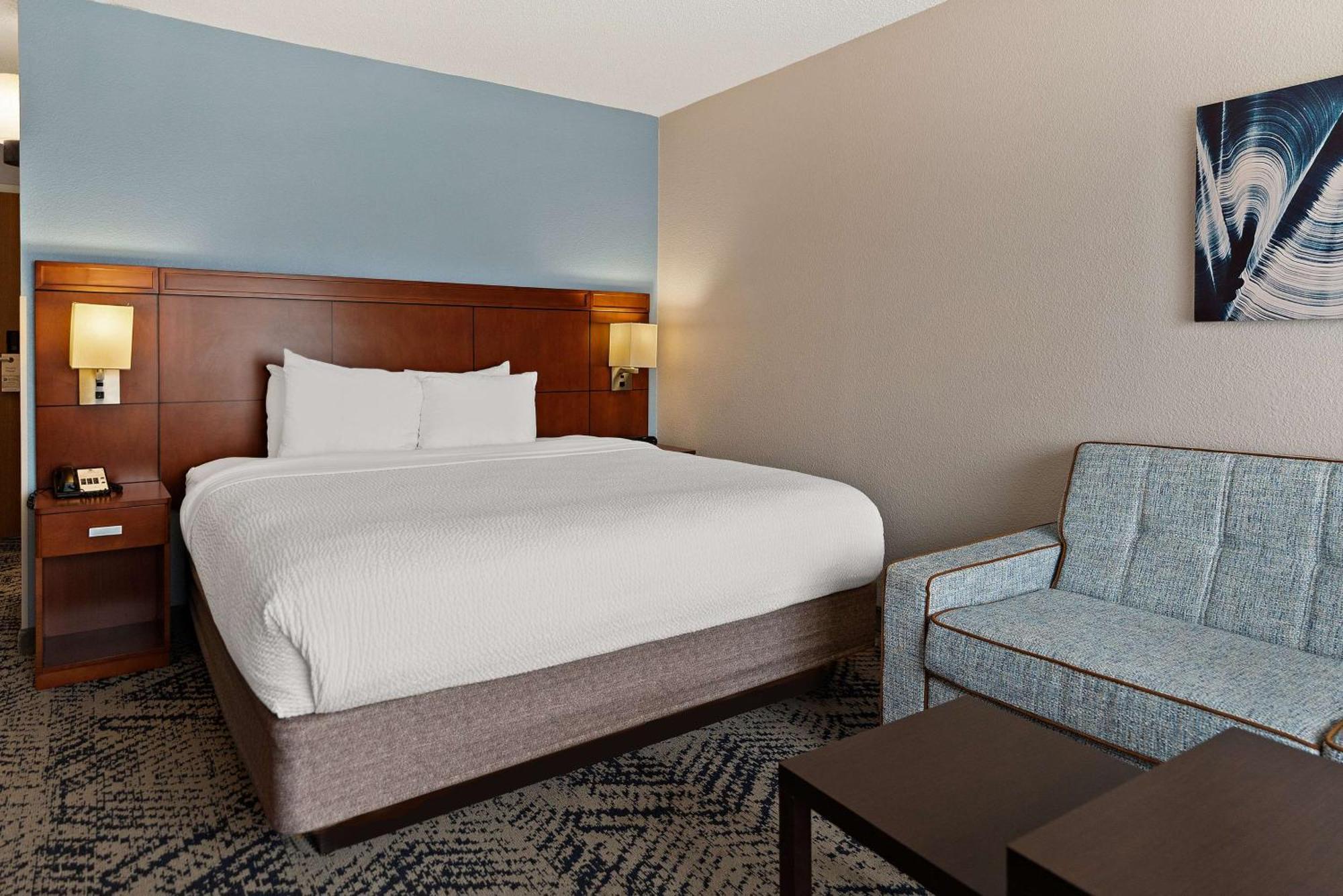 King Room with Sofa Bed