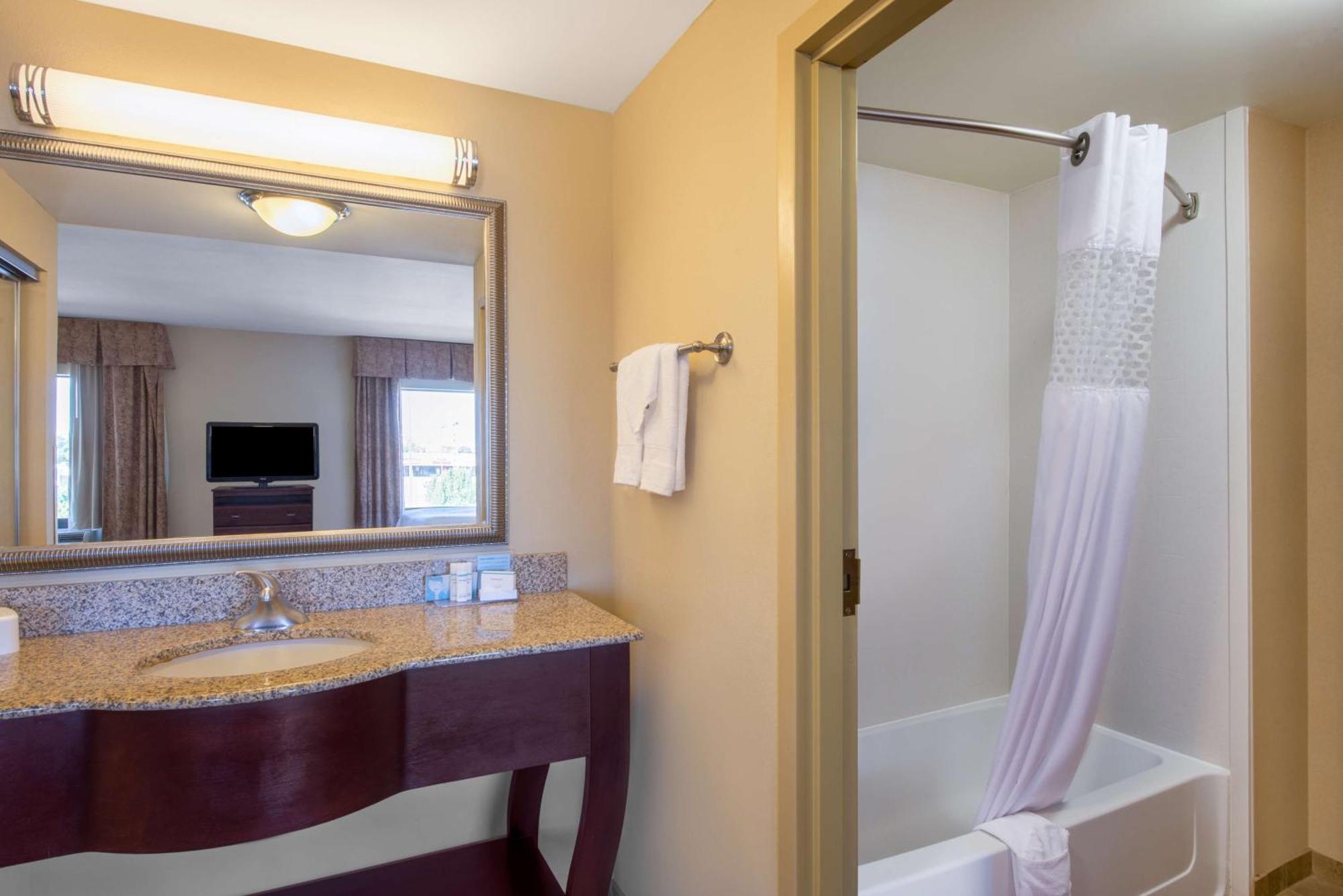 Queen Studio Suite with Two Queen Beds - Non-Smoking