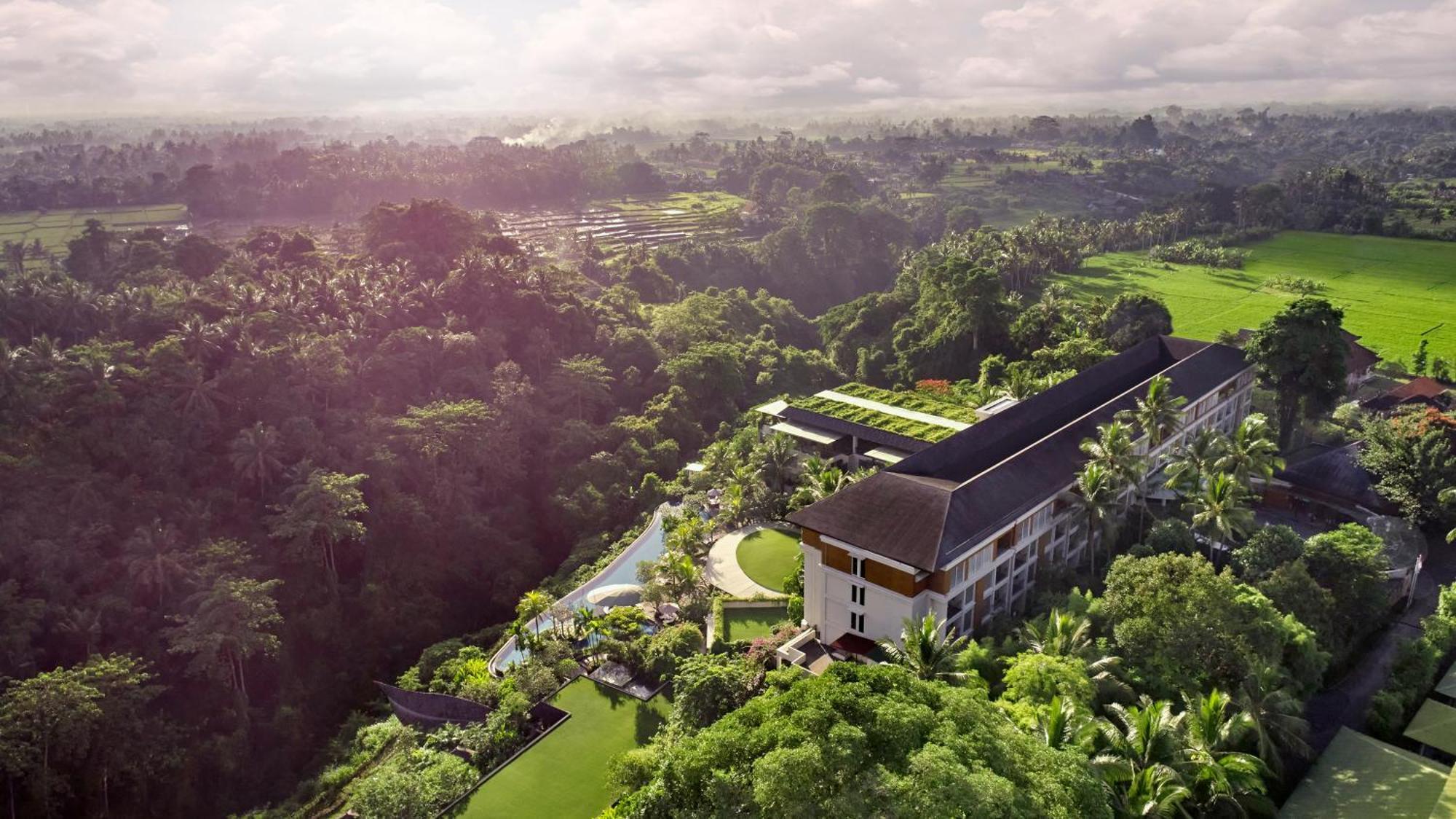 Deluxe Guest Room, 2 Twin Beds, Garden View with FREE Access to the Farm, FREE Family Activities, Daily Yoga, Daily Aquacise, and 24-Hour Access to the Westin WORKOUT®️ Fitness Studio.