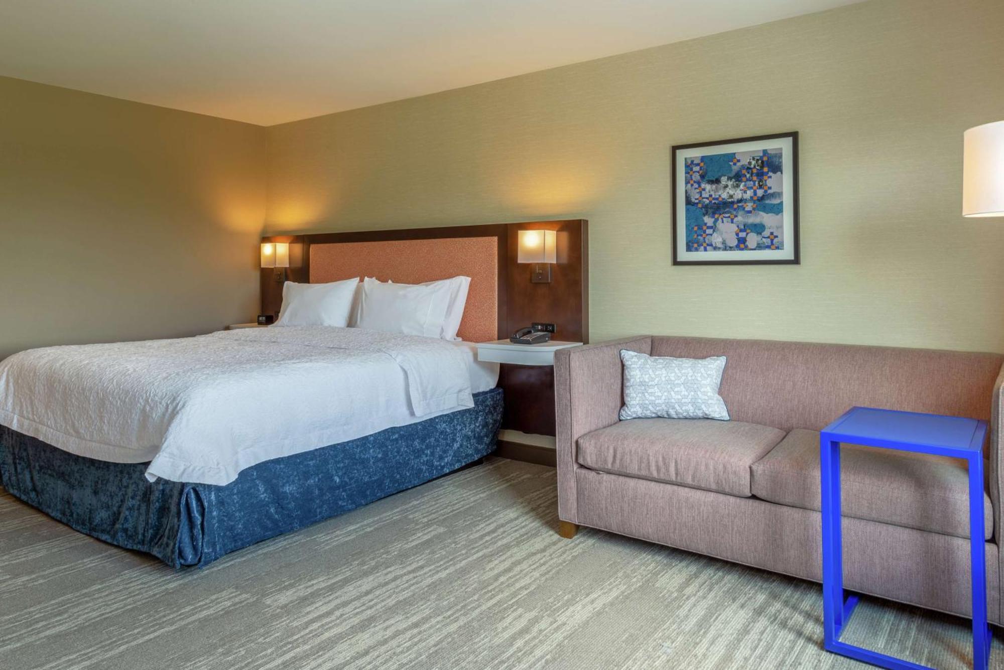 King Room with Sofa Bed - Non-Smoking