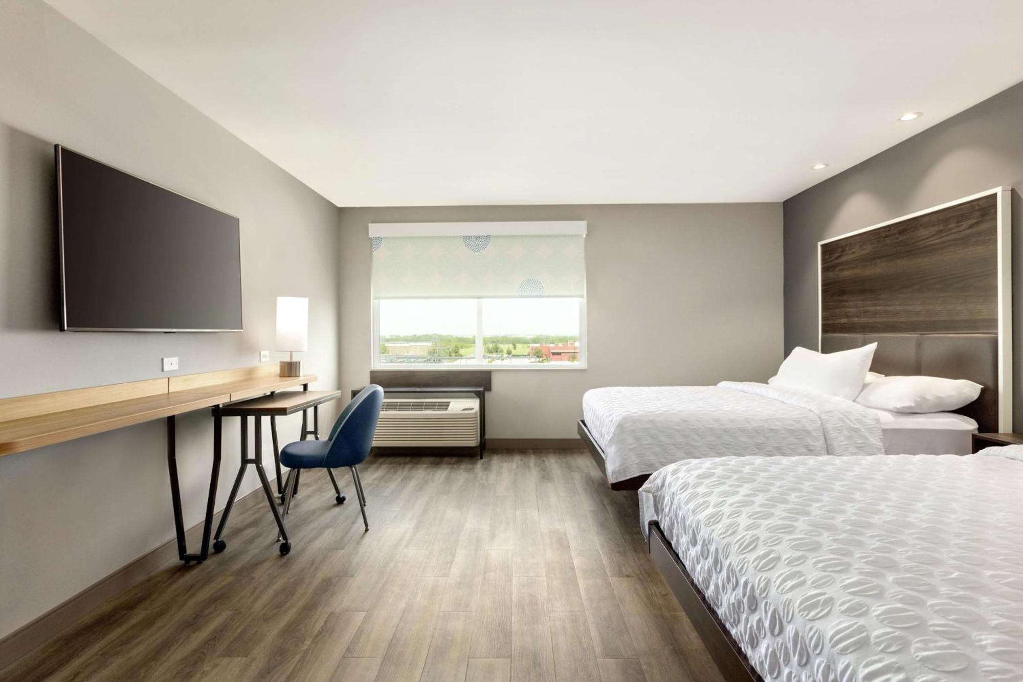 Queen Room Two Queen Beds Roll Shower Mobility Access or Non-Smoking