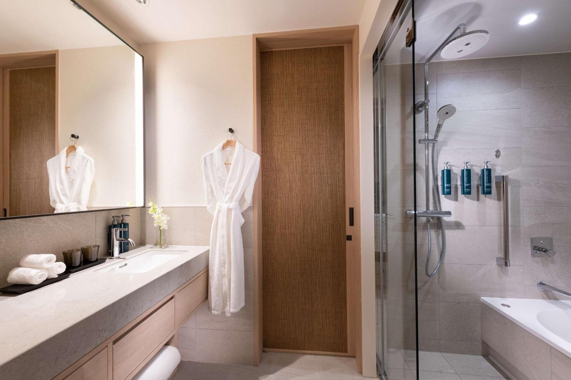 Deluxe Twin Room with City View