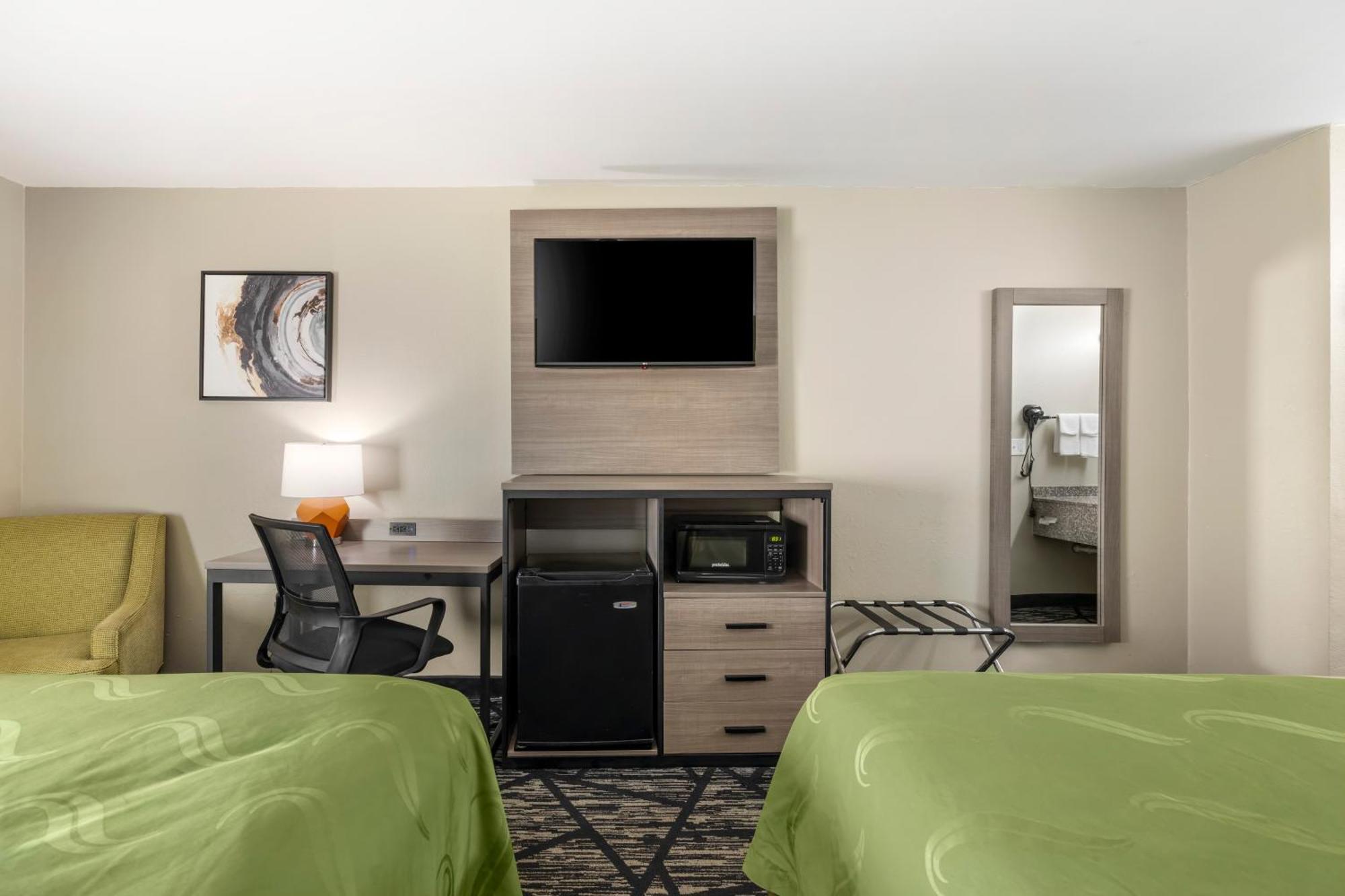 Double Room with Two Double Beds - Smoking