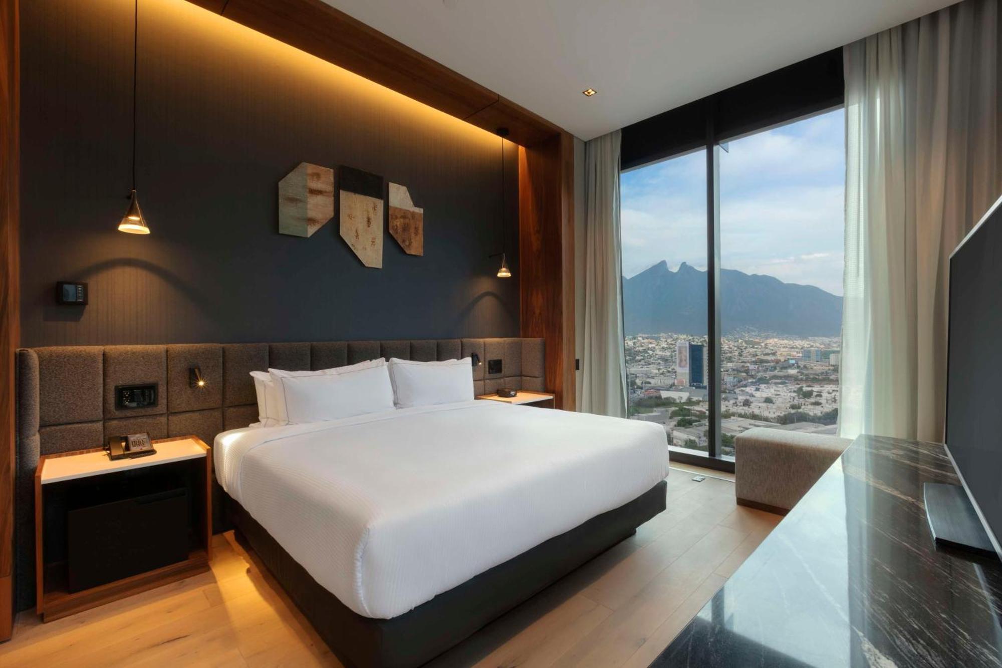 King Suite with Club Access