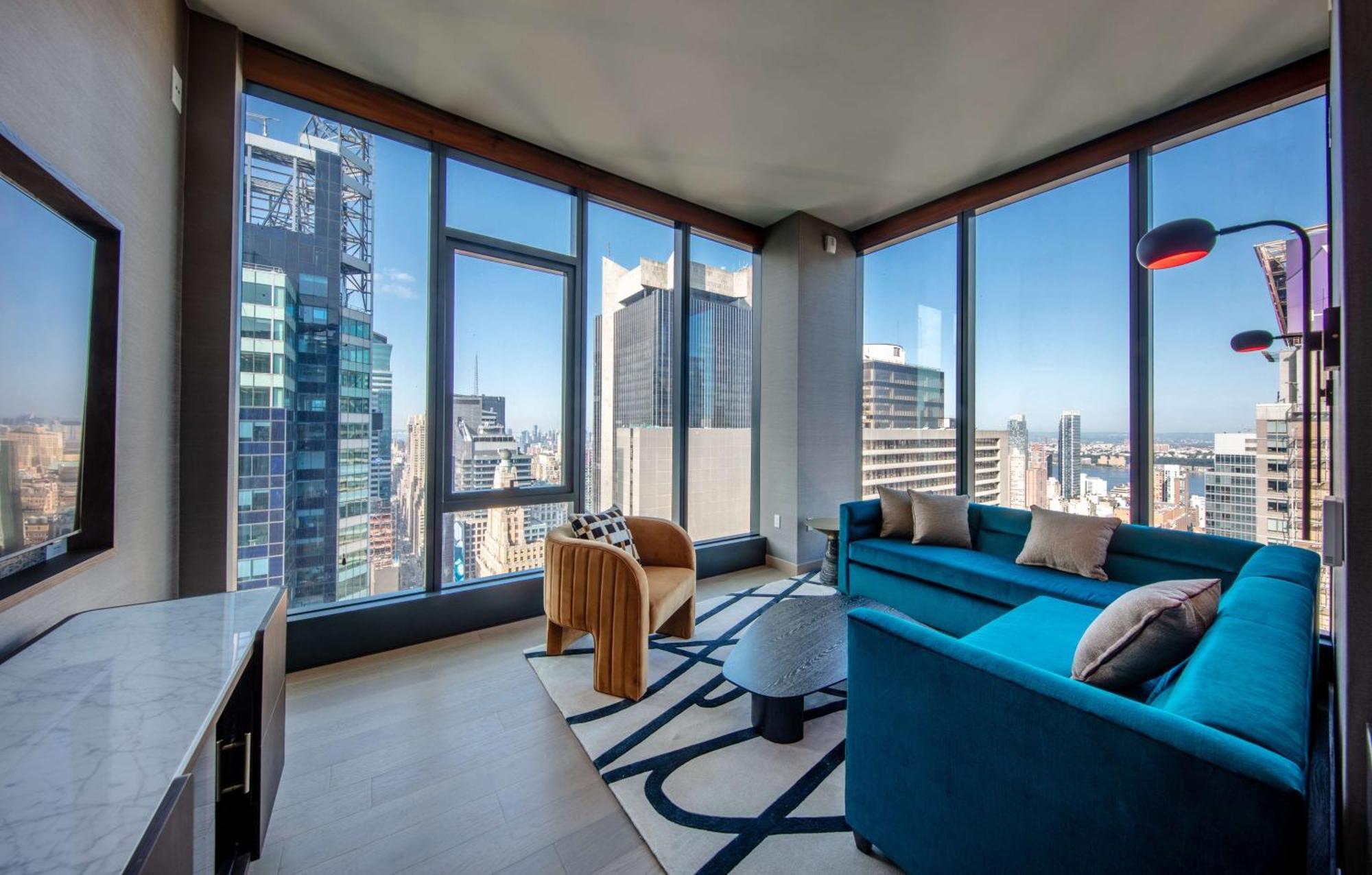 Suíte com Cama King-size e Vista Panorâmica