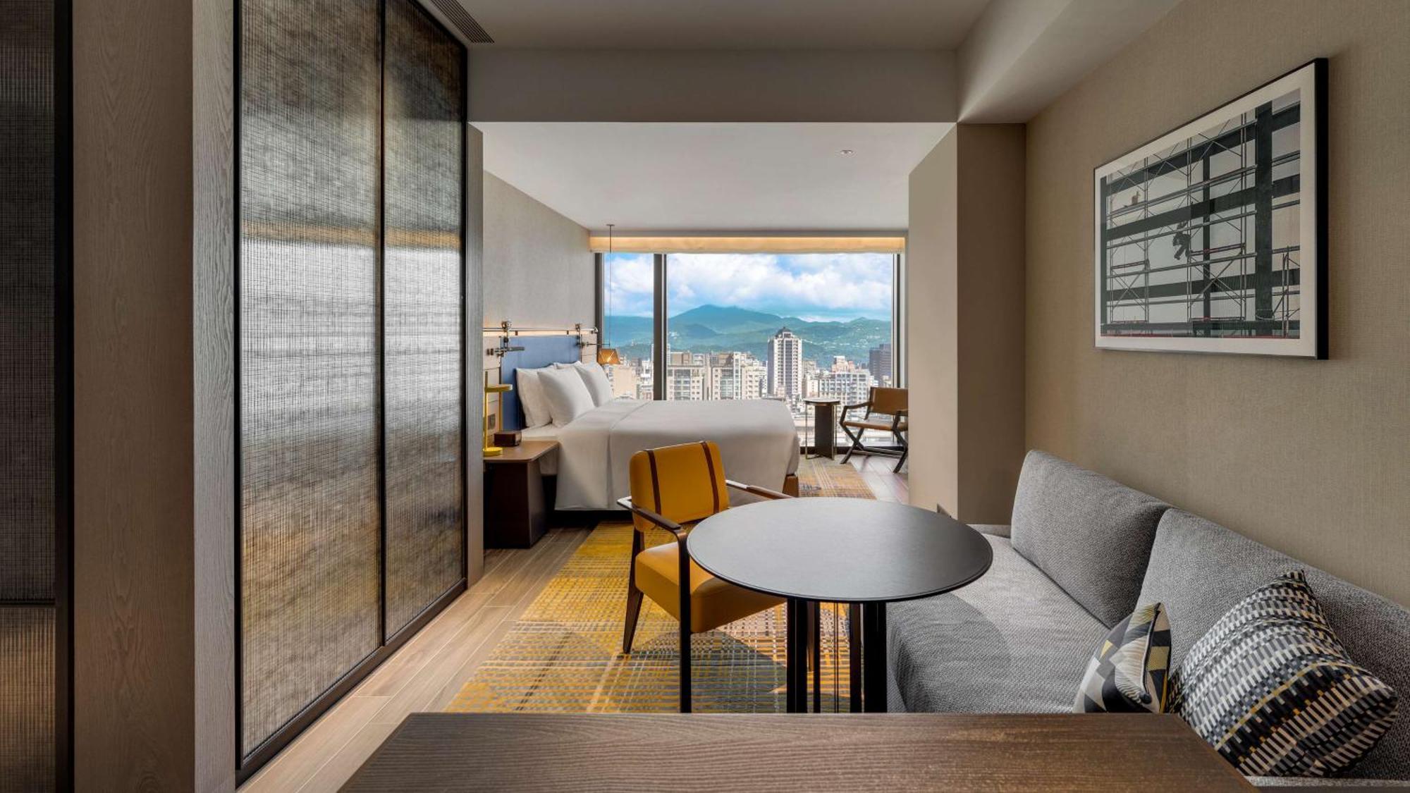 Premium King Room