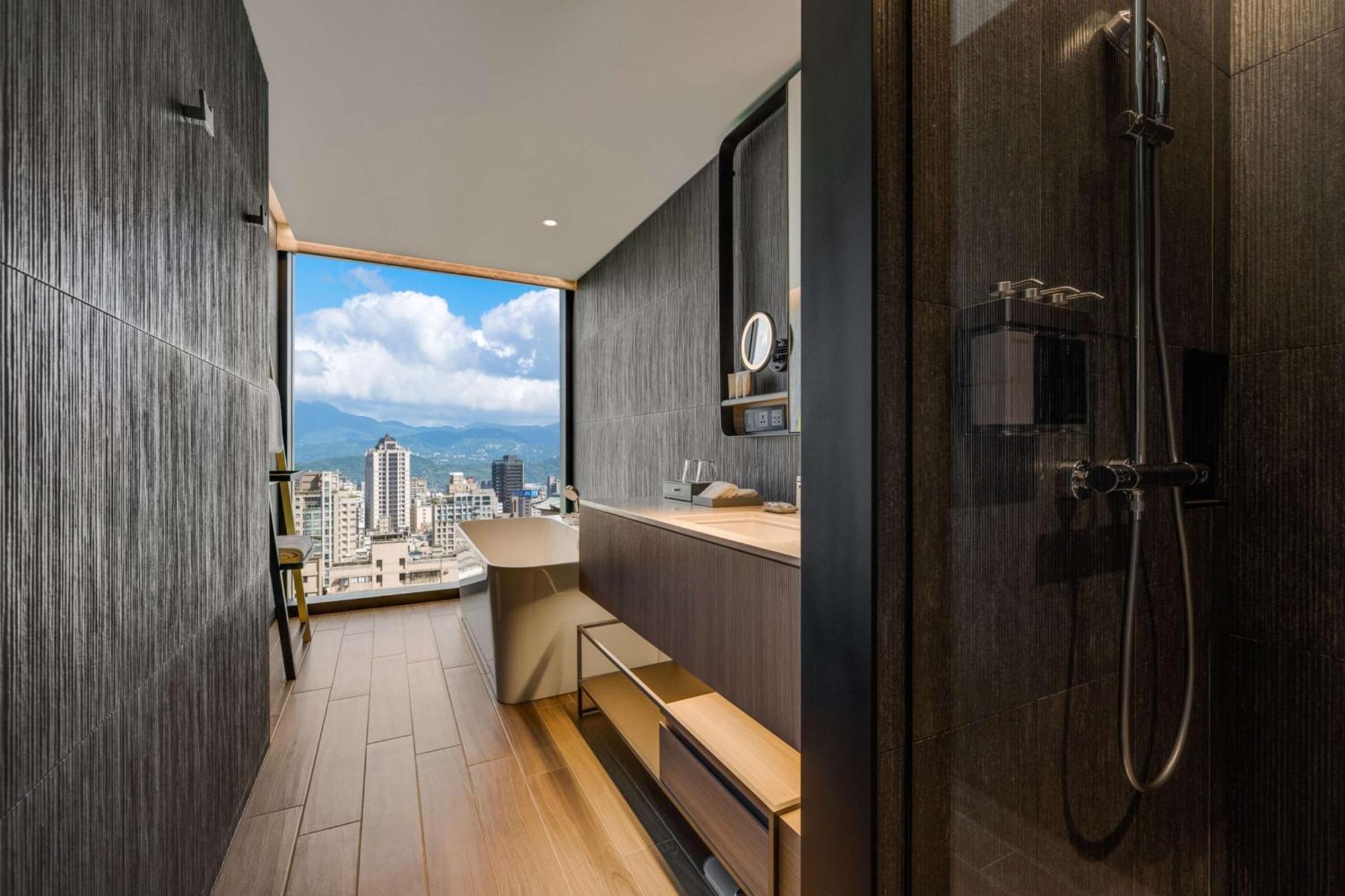 Premium King Room