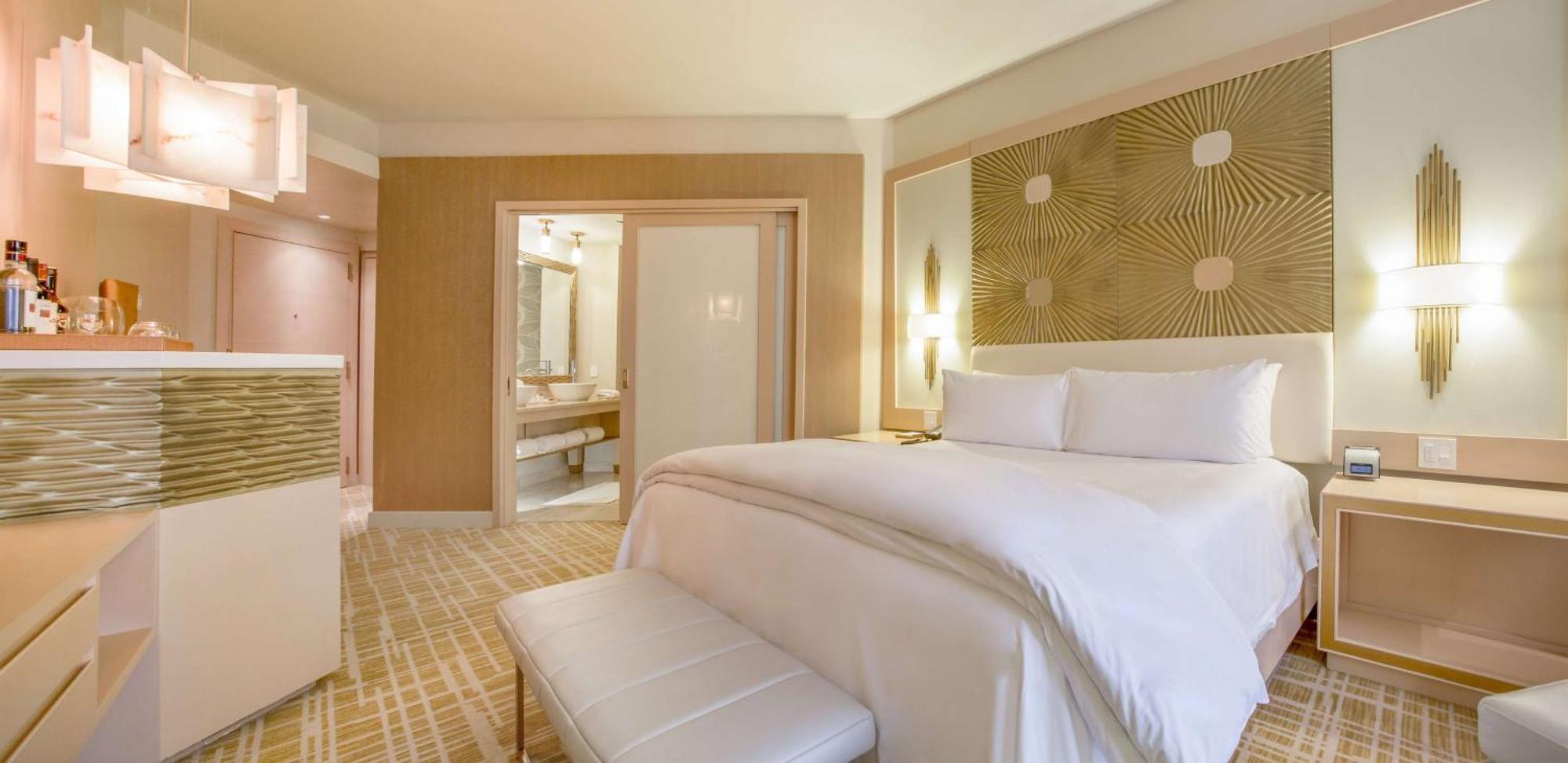 Deluxe King Room City View,1548837550:JPEG