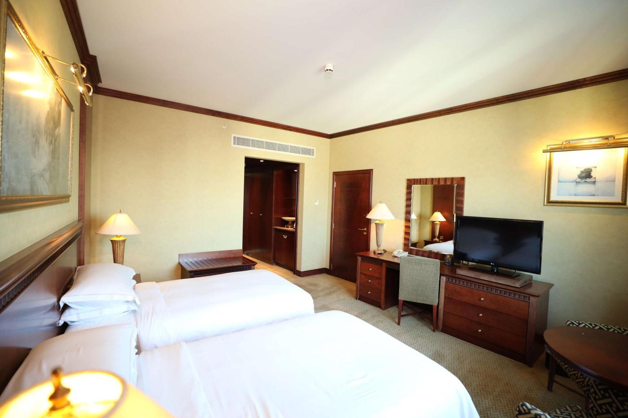 Family Room,1548870469:JPEG