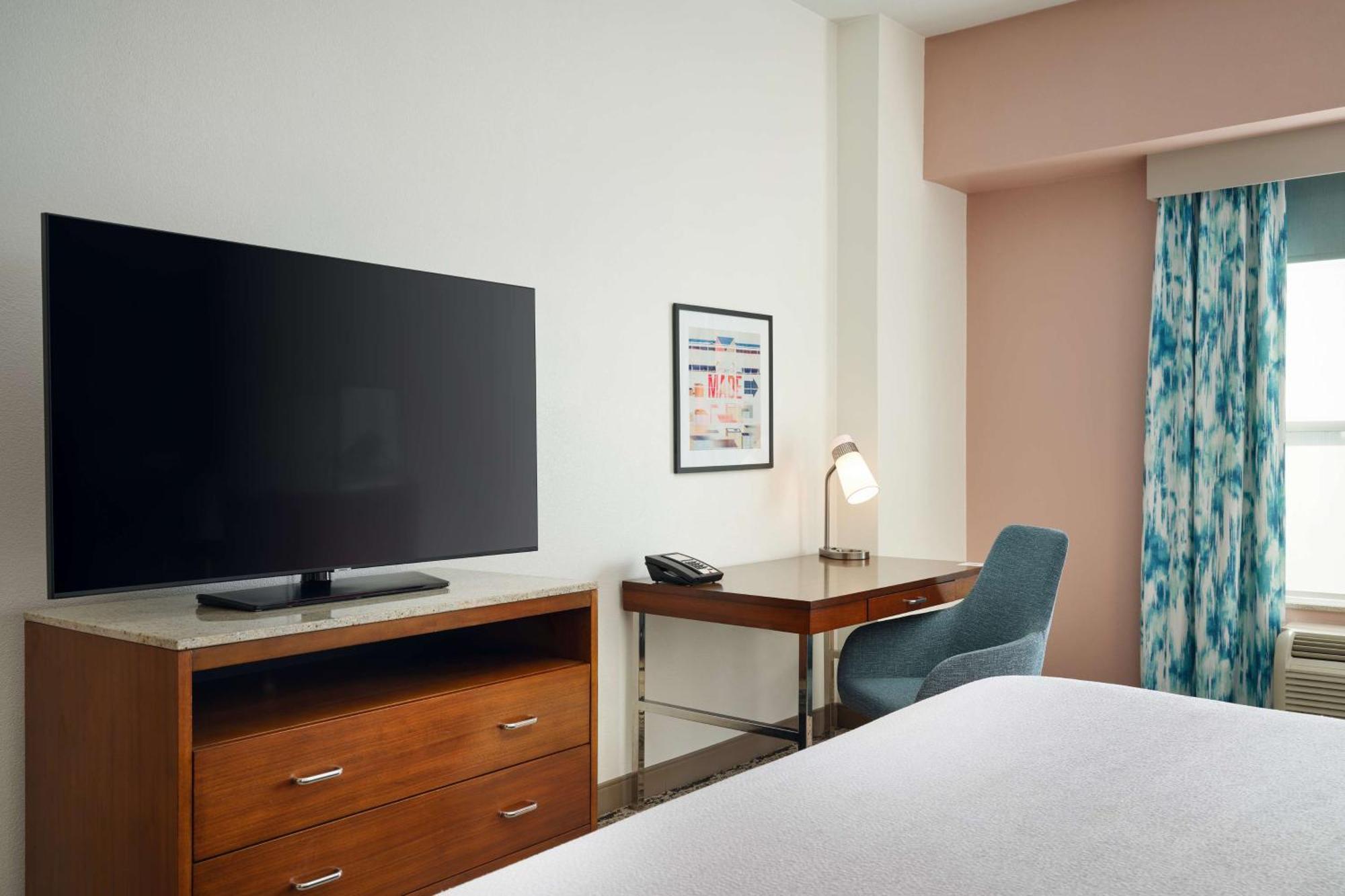 Habitación adaptada para personas con discapacidad/discapacidad auditiva y equipada con bañera - Cama extragrande