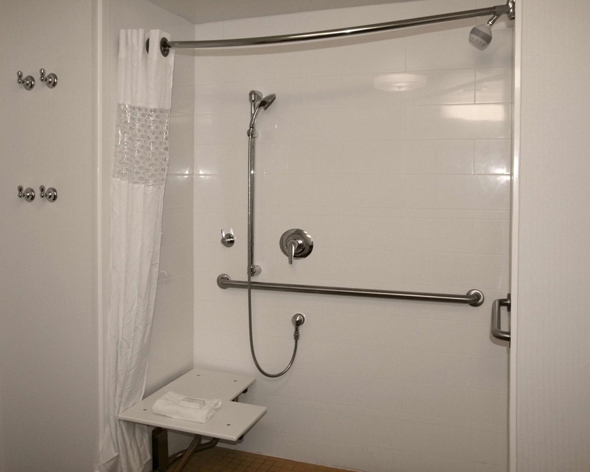 King Room with Accessible Tub - Mobility and Hearing Access/Non-Smoking