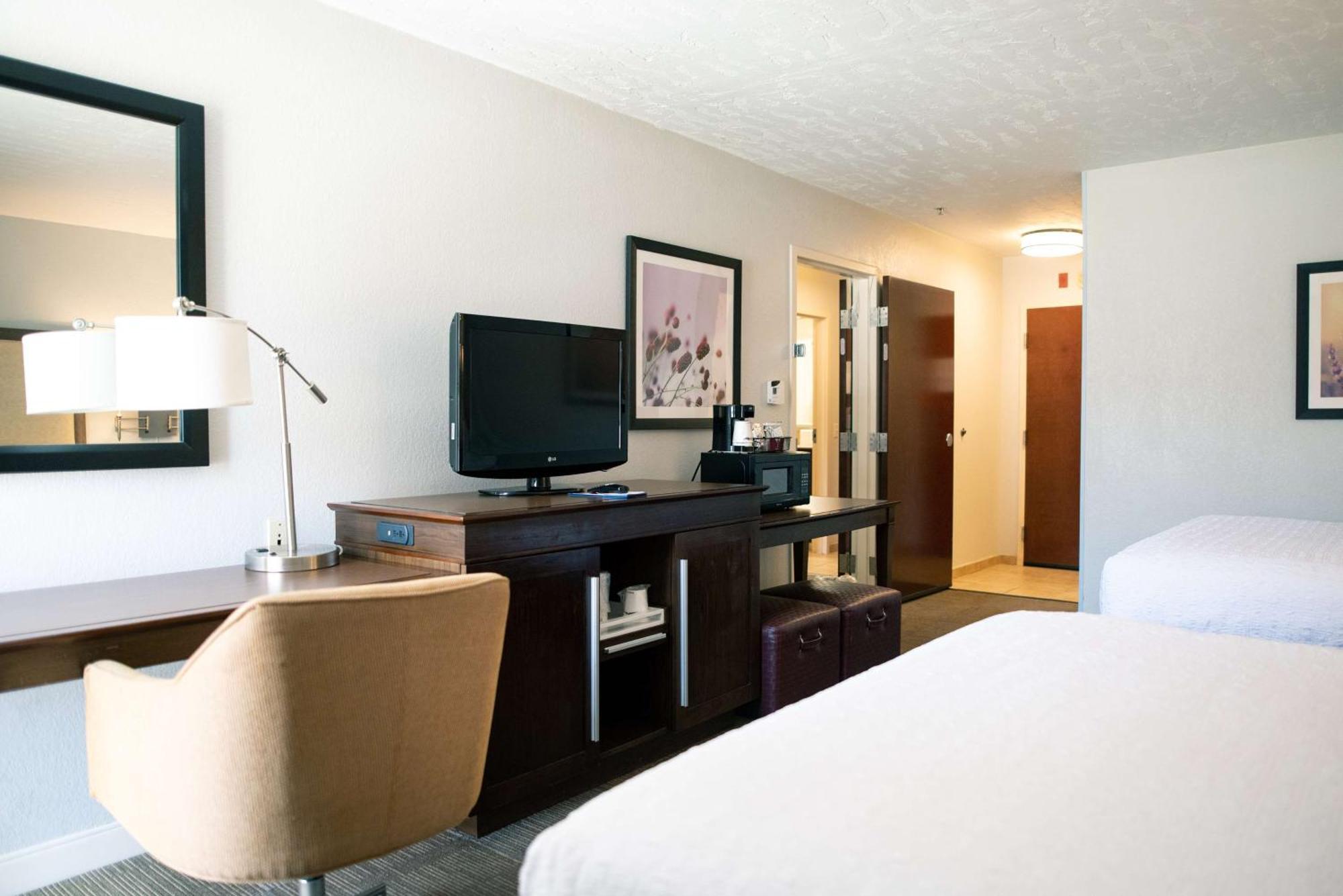 Room with Two Queen Beds - Non-Smoking