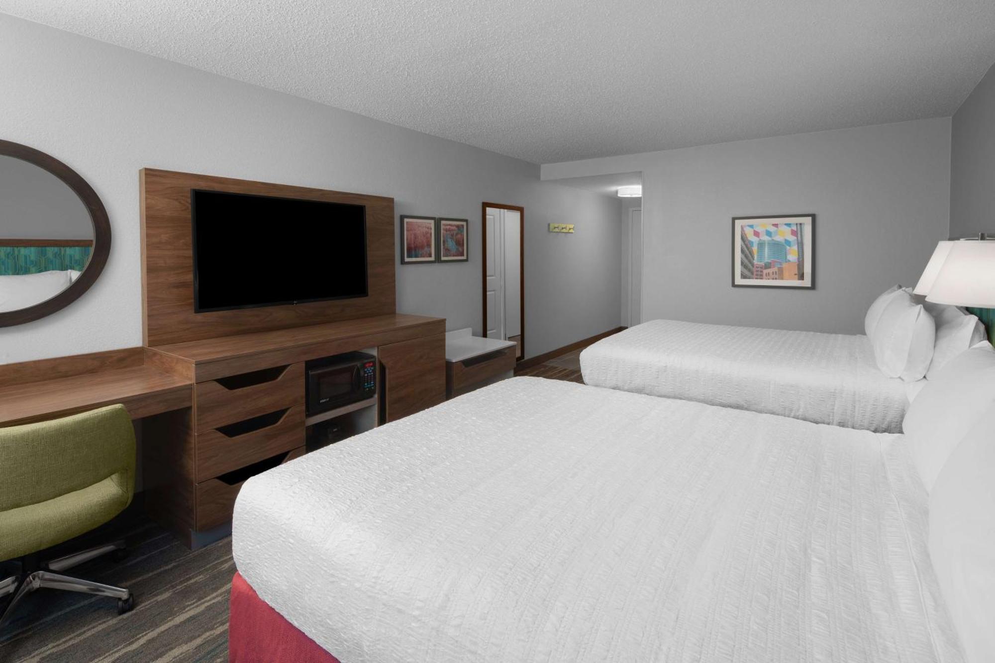 Room with Two Queen Beds - Non-Smoking