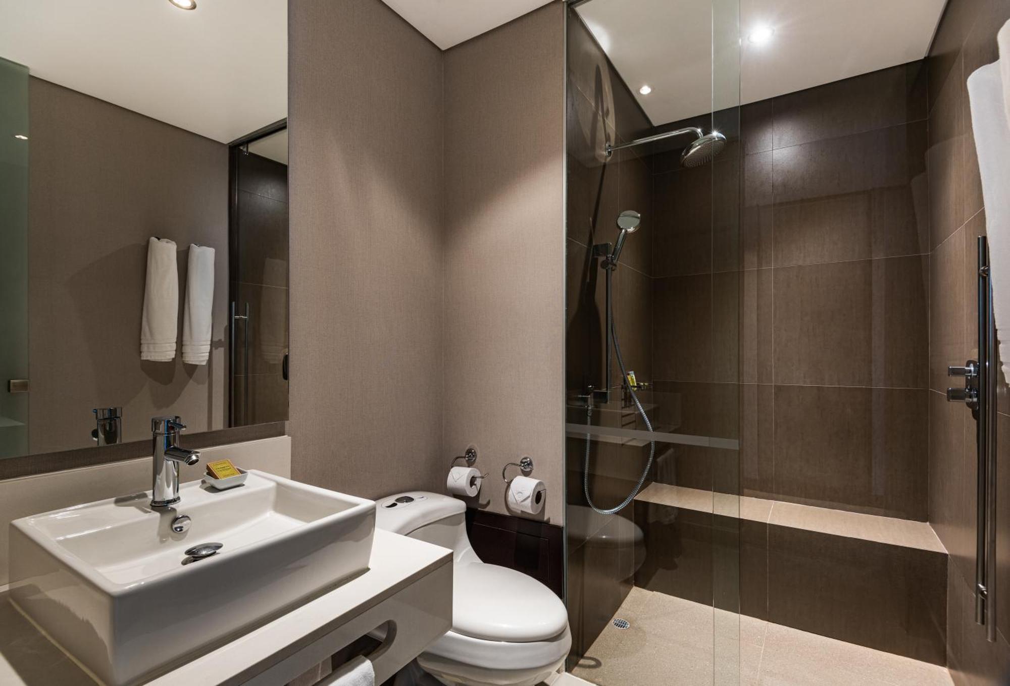 Tweepersoonskamer met 2 tweepersoonsbedden - Geschikt voor mensen met Beperkte Mobiliteit