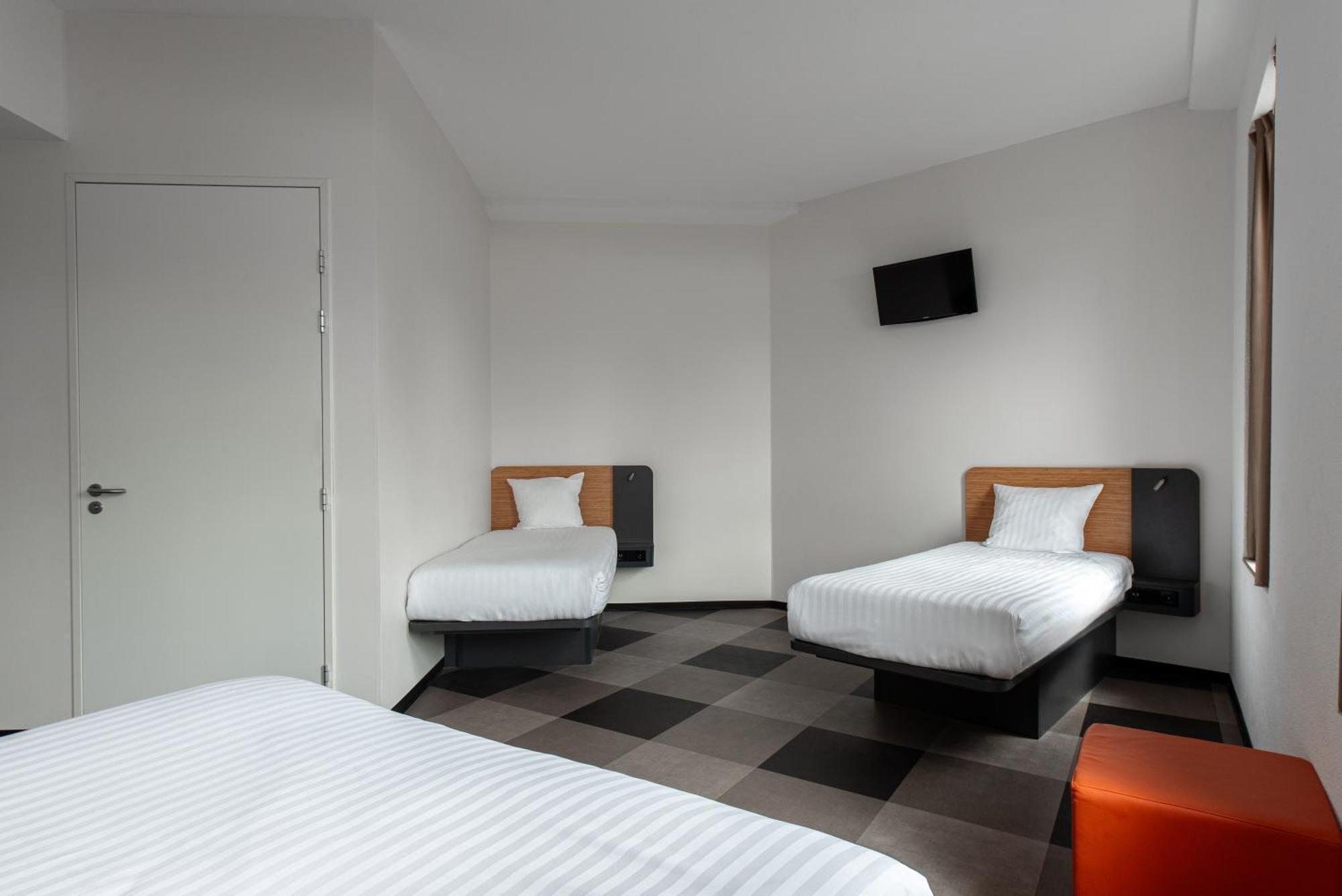 Quadruple Room Disability Access,1619783026:JPEG