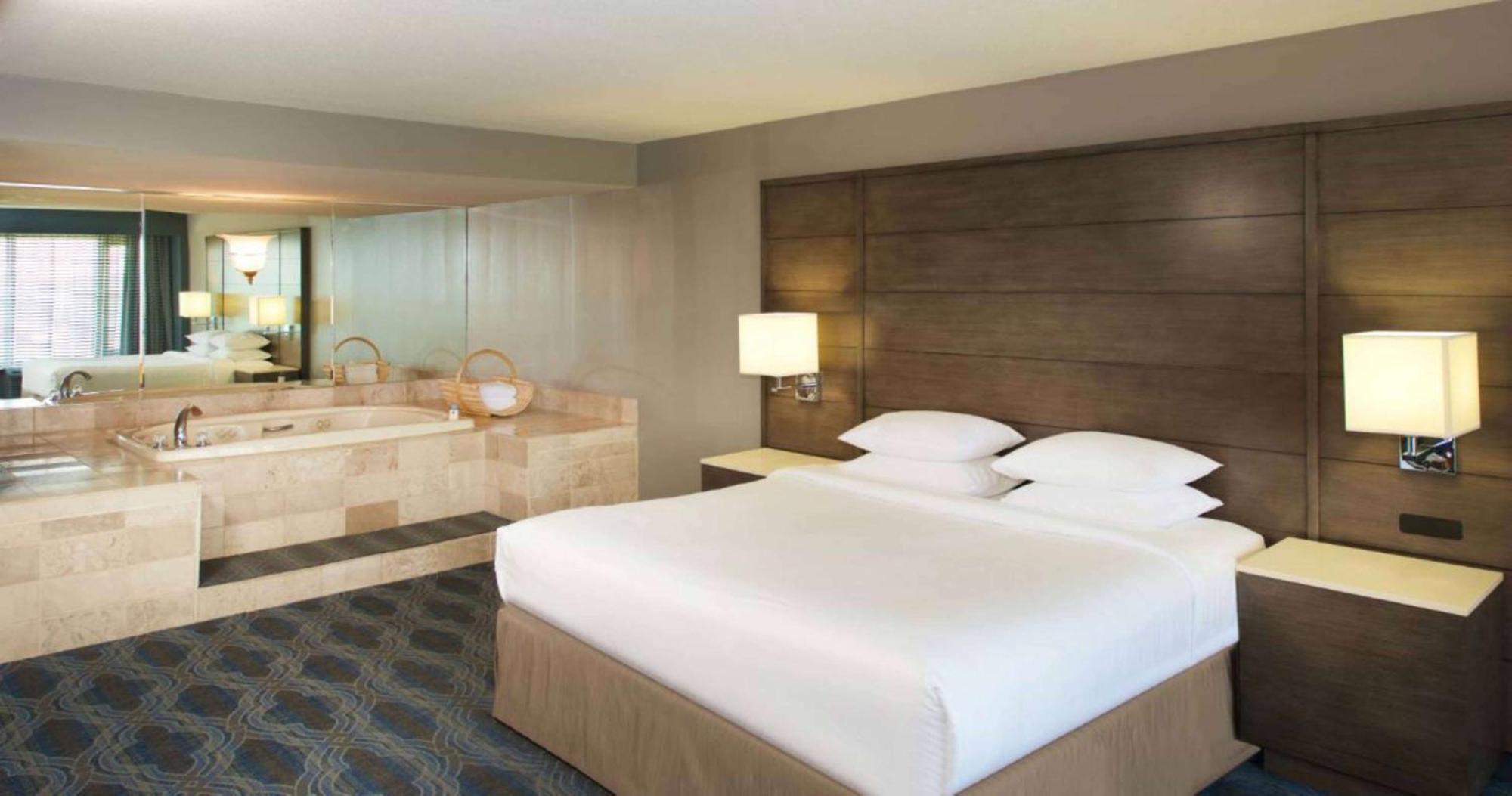 Junior Suite Spa Bath,1548935023:JPEG