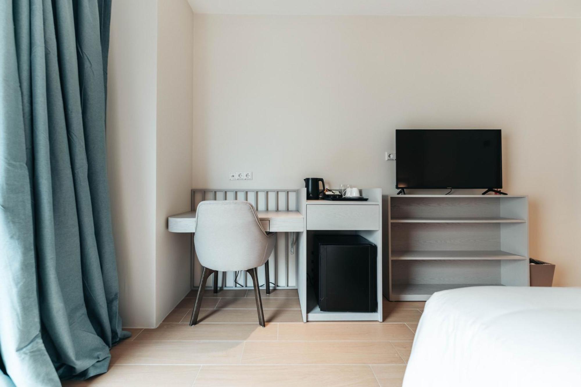 Executive Studio Suite,1548999628:JPEG