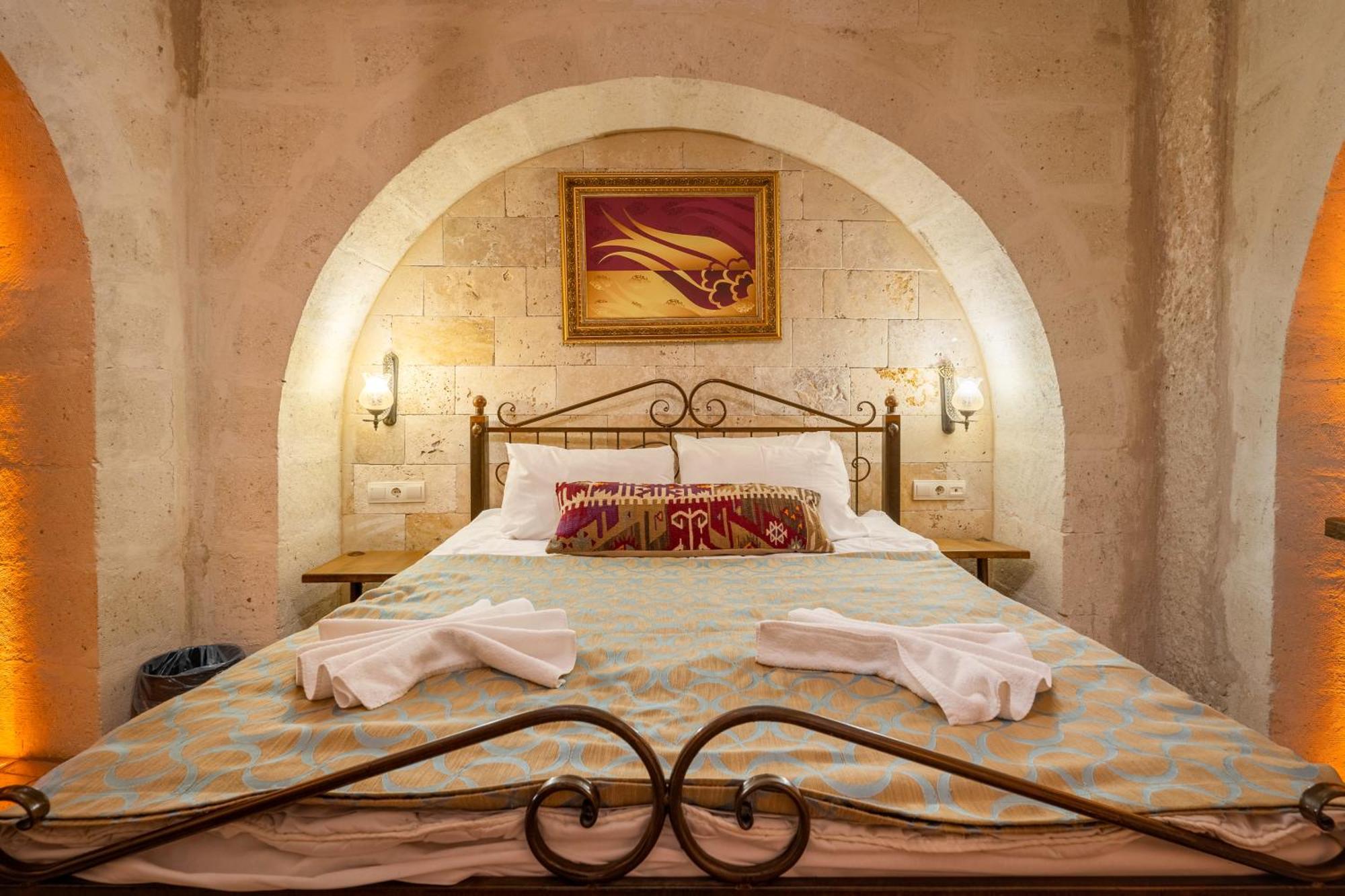 Elegant Double Cave Room