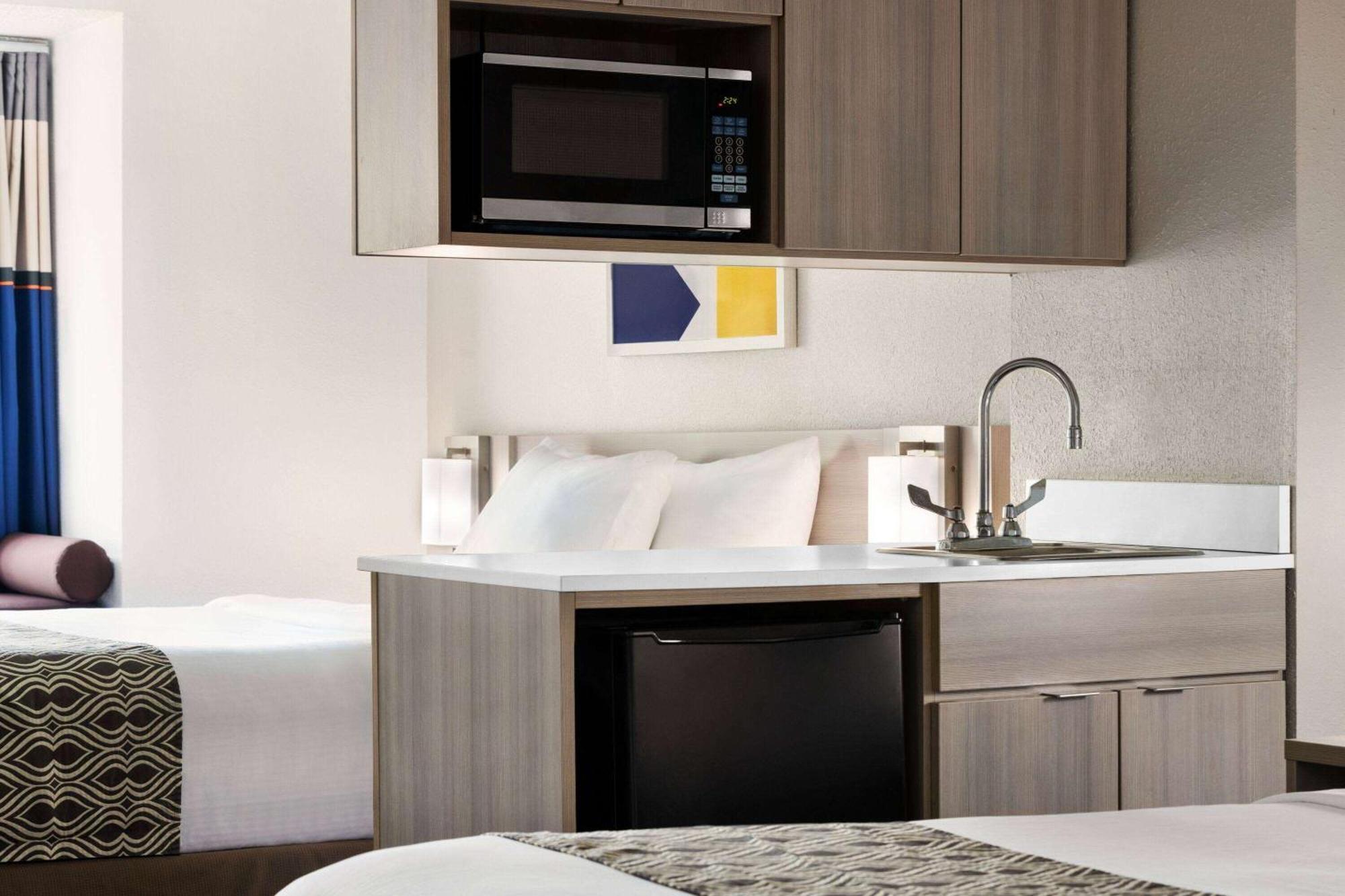 Studio Suite with Two Queen Beds - Non-Smoking