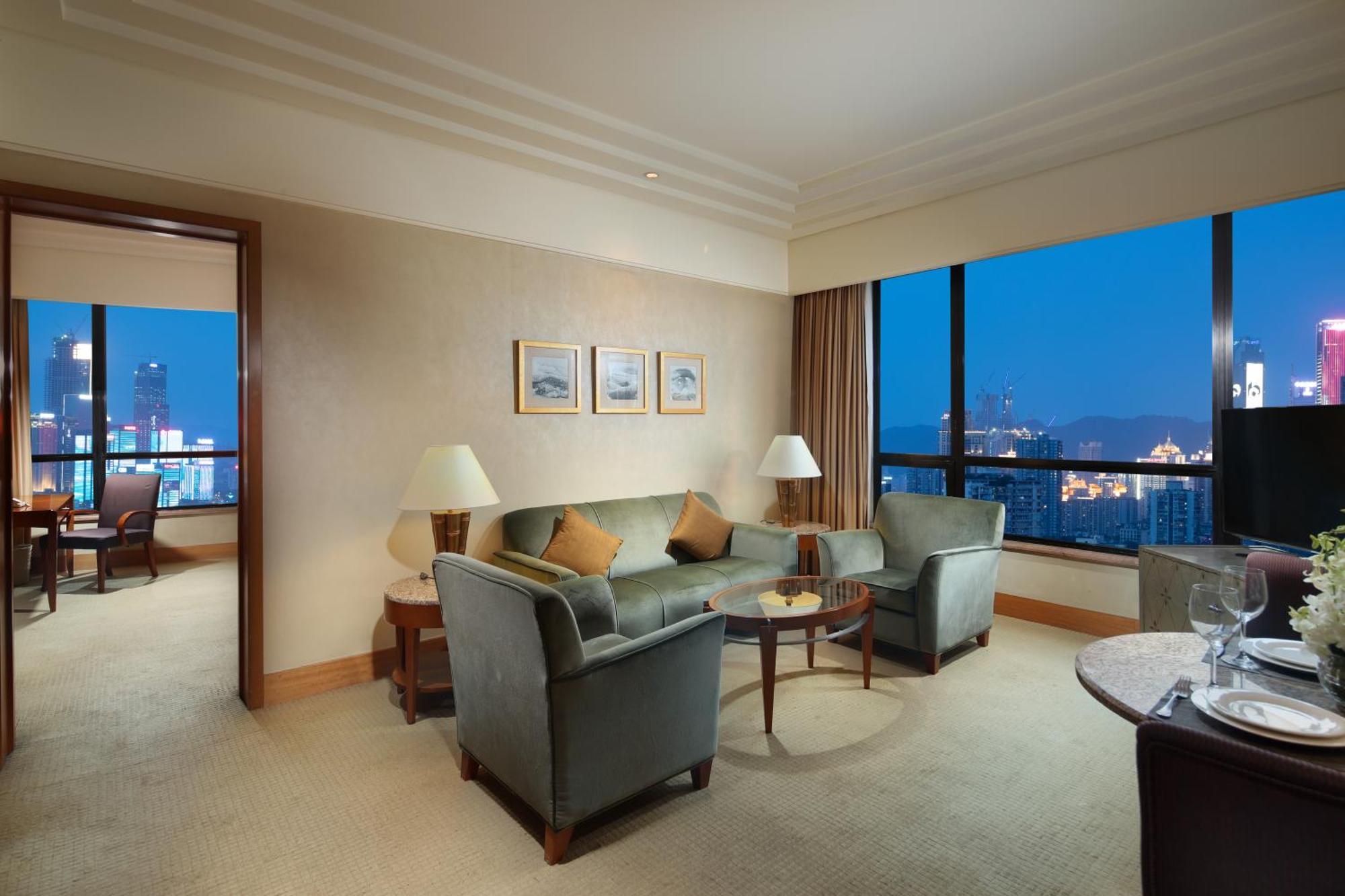 Hilton Deluxe Suite,1636748558:JPEG