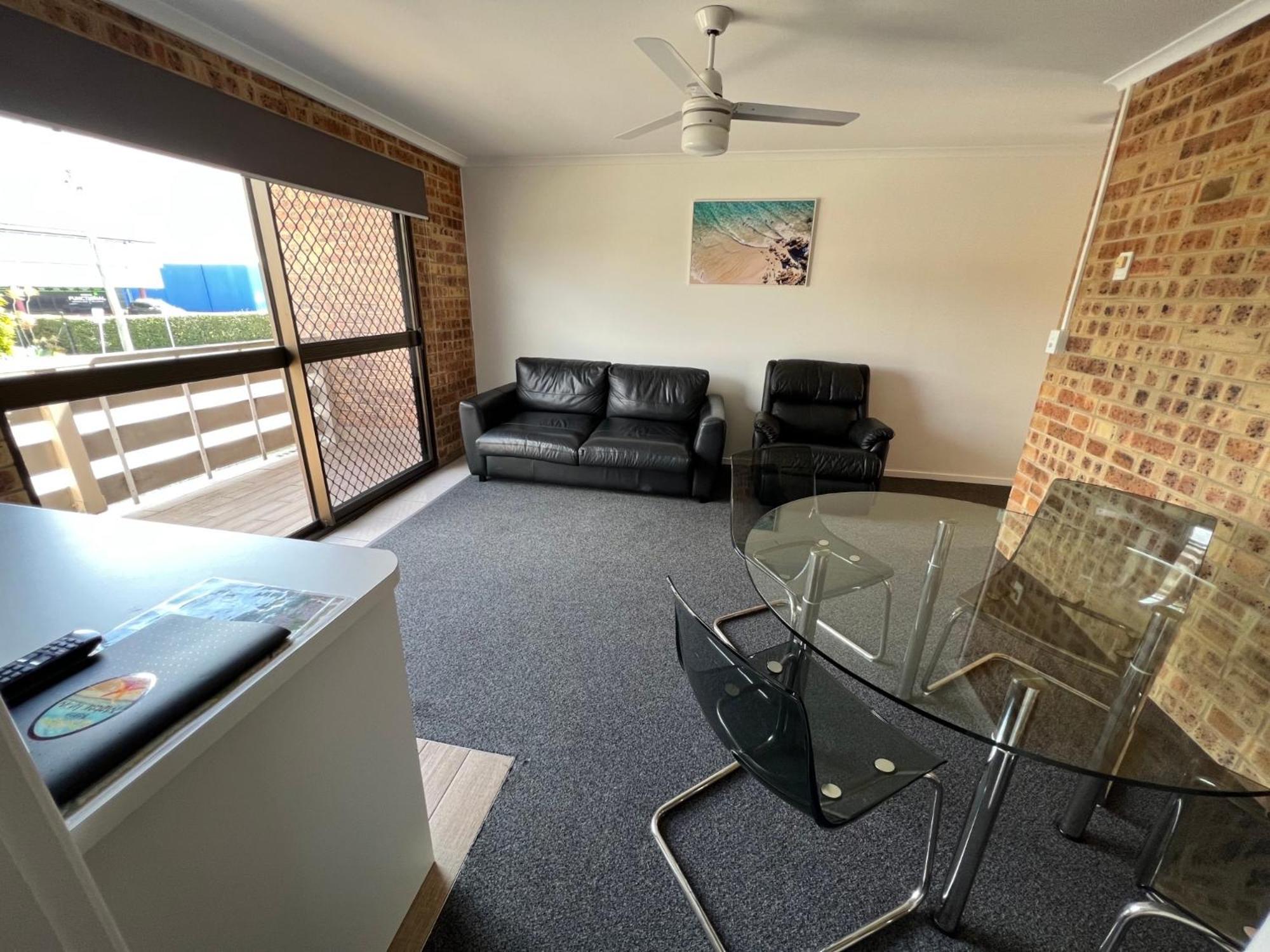 Deluxe One-Bedroom Apartment