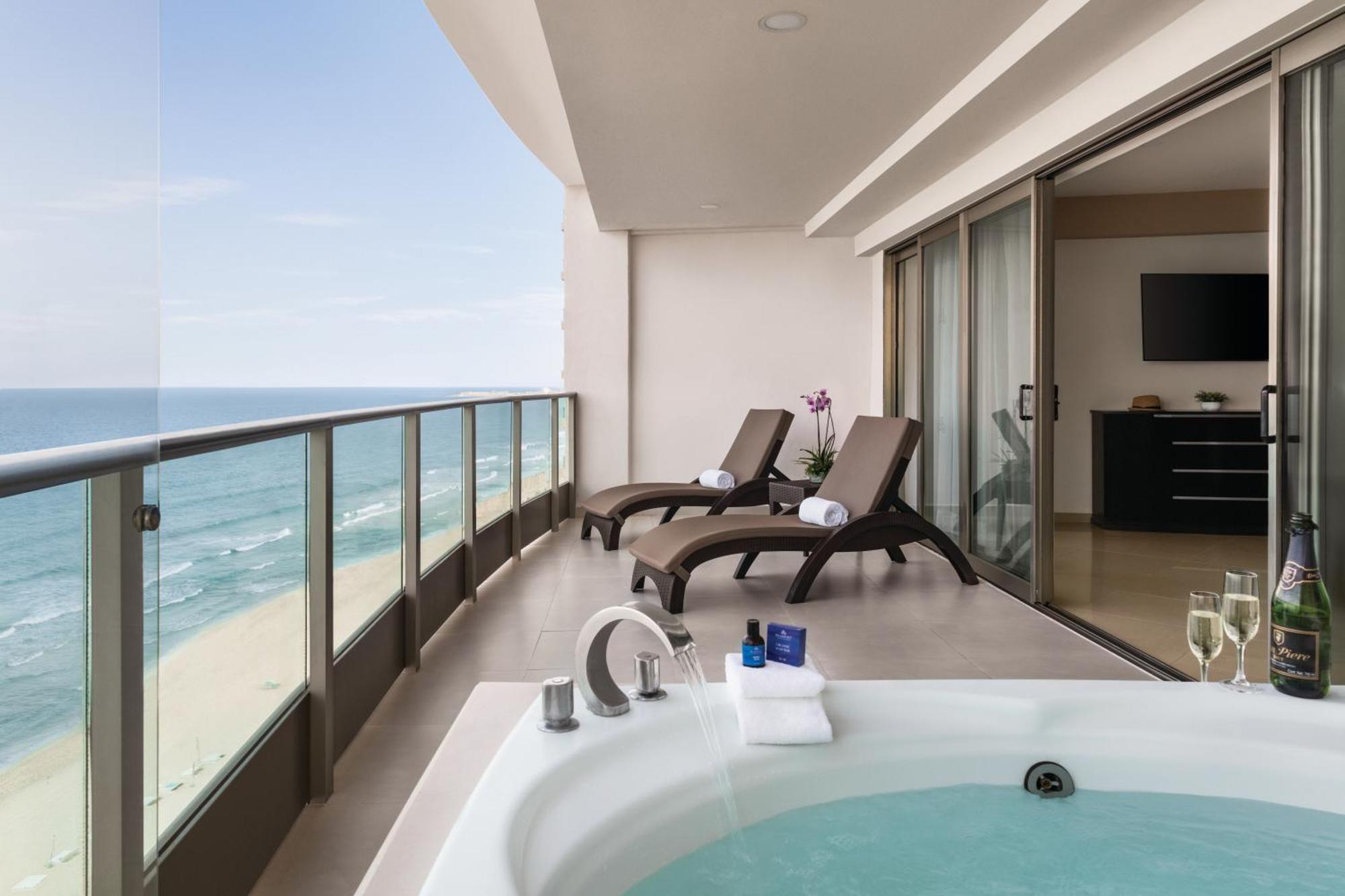 Suíte à Beira-mar com 2 Camas de Casal - Exclusiva para Adultos