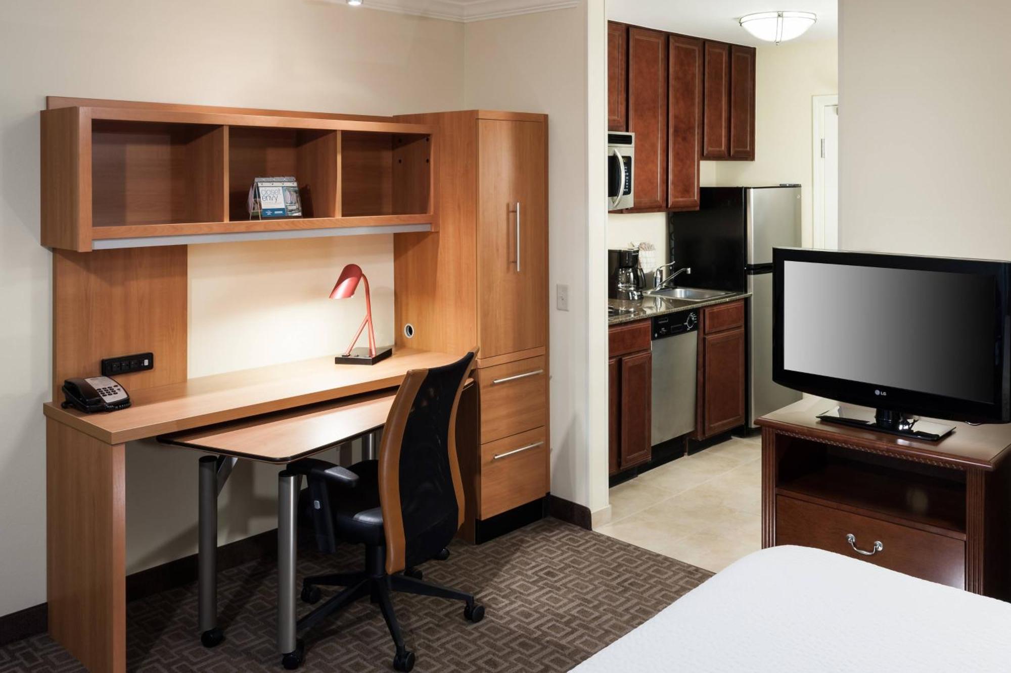 Estudio con cama extragrande