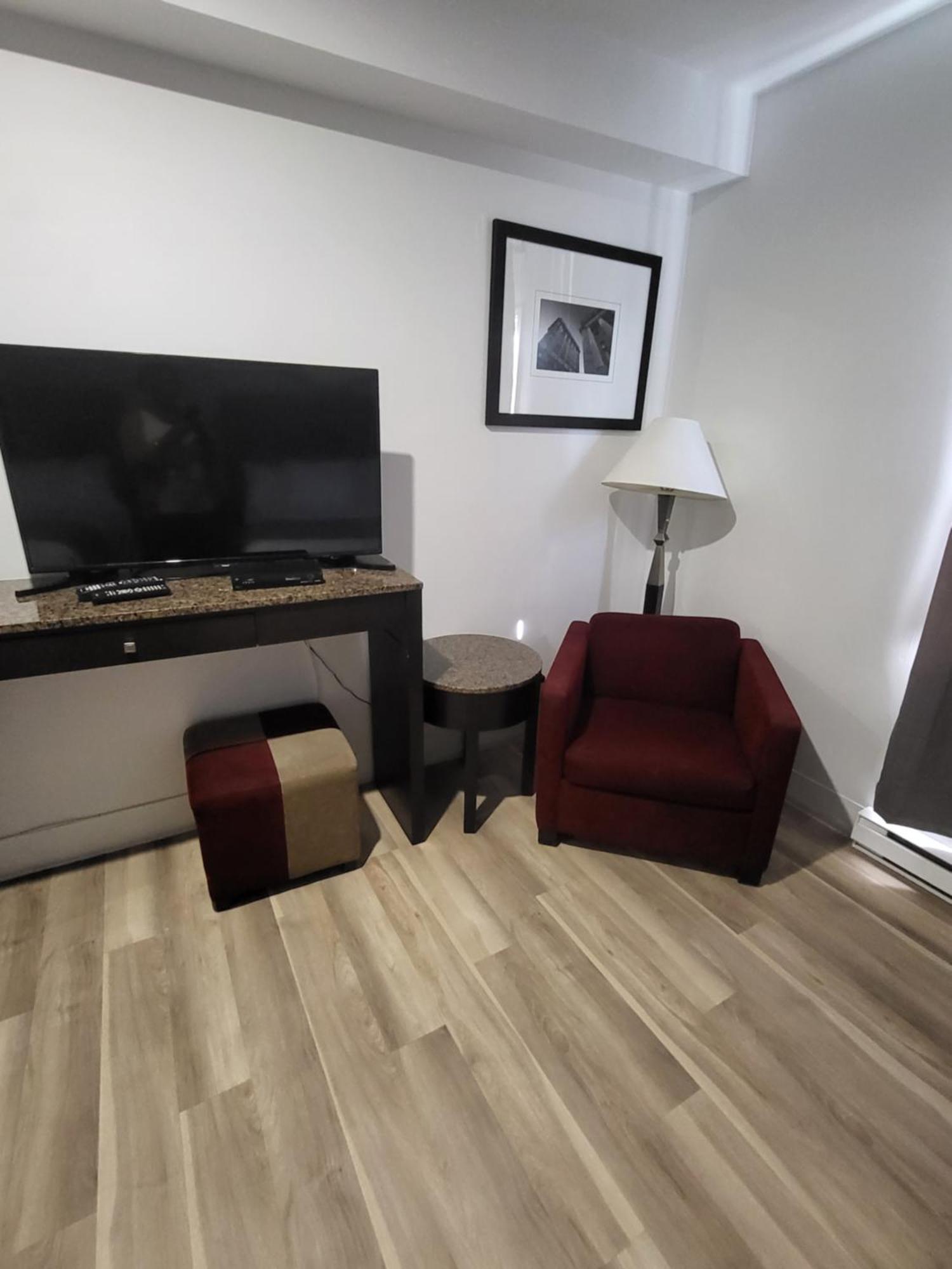 Standard Room, 1 Queen Bed