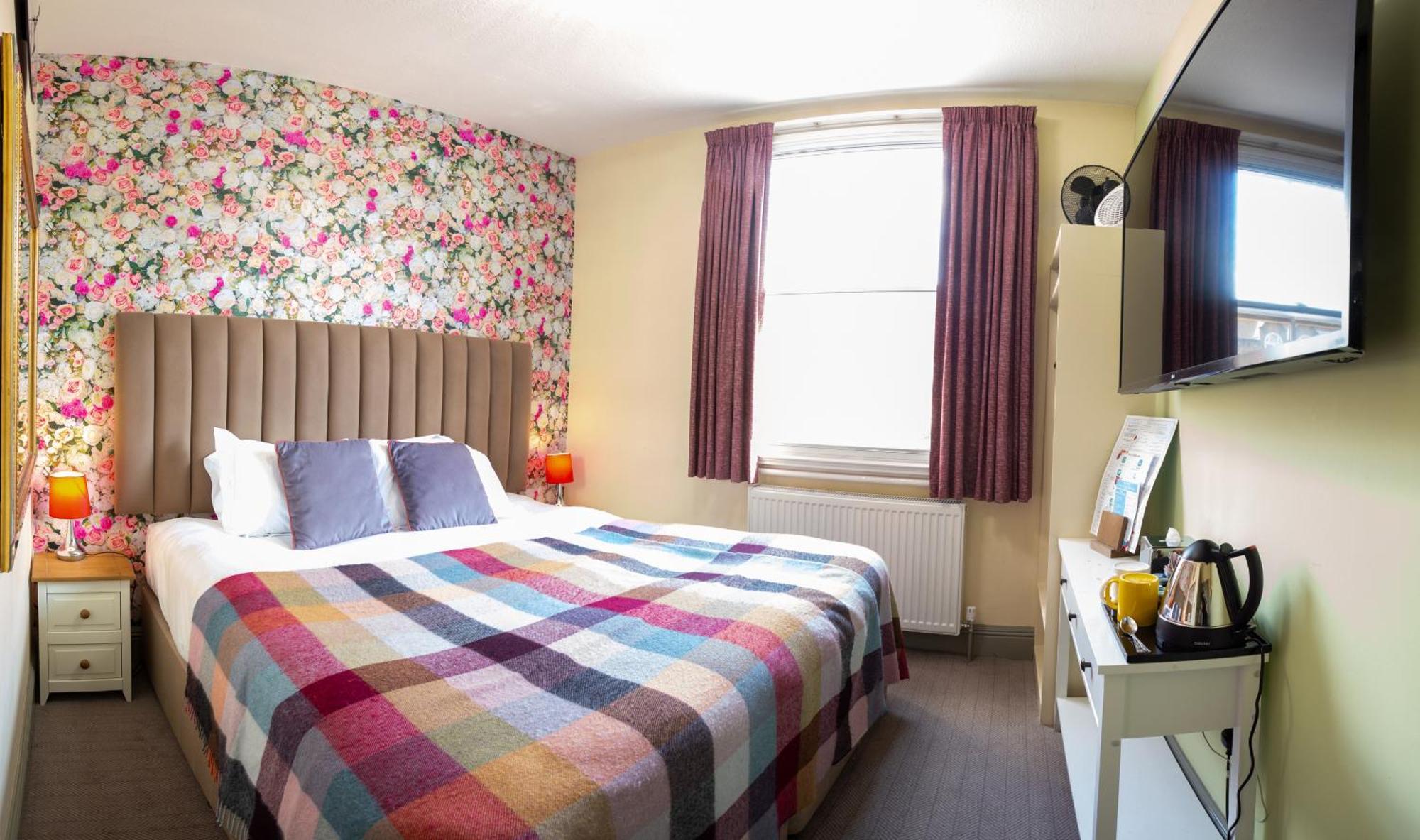 King Room,1591560586:JPEG