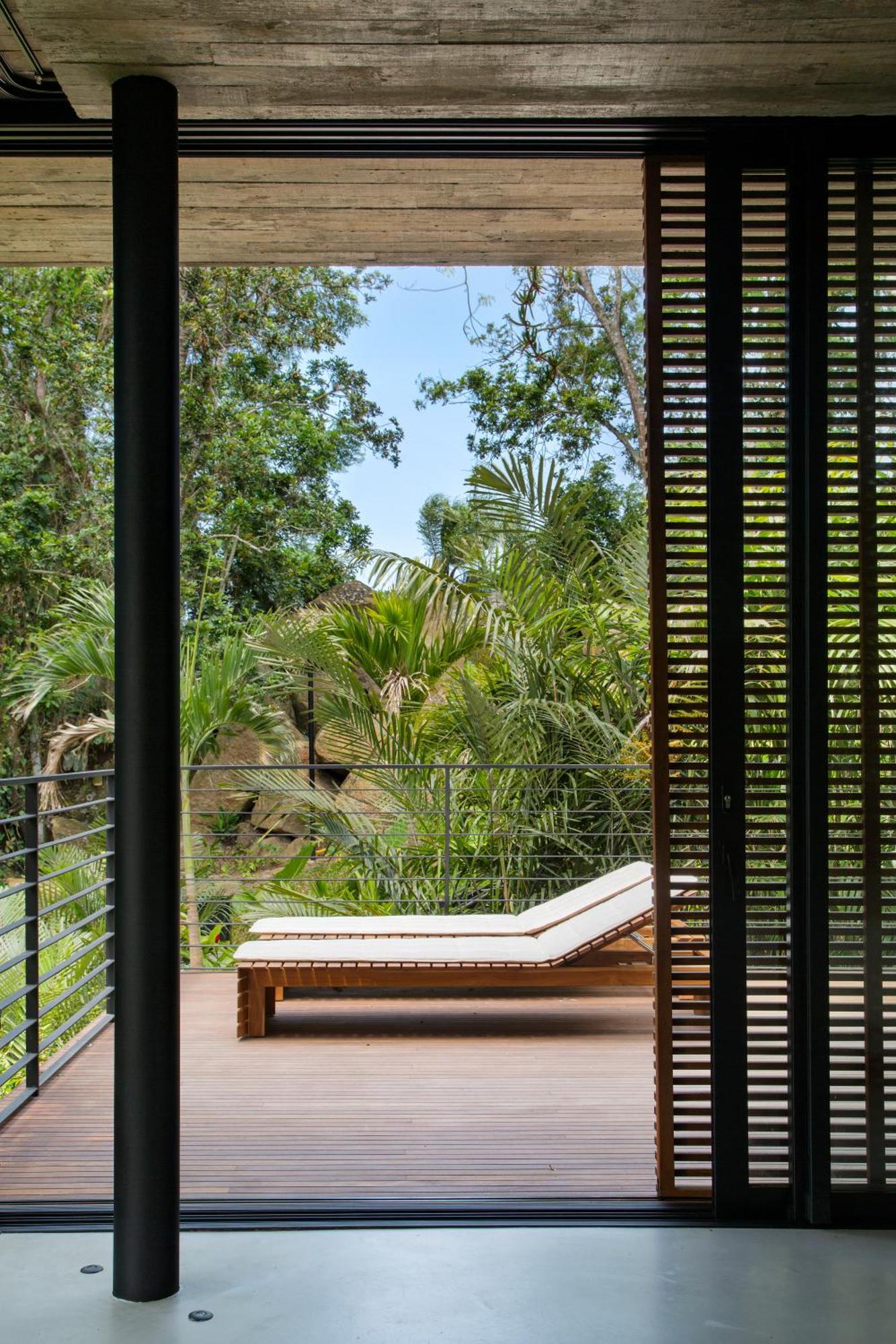 Bungalow with Sea View