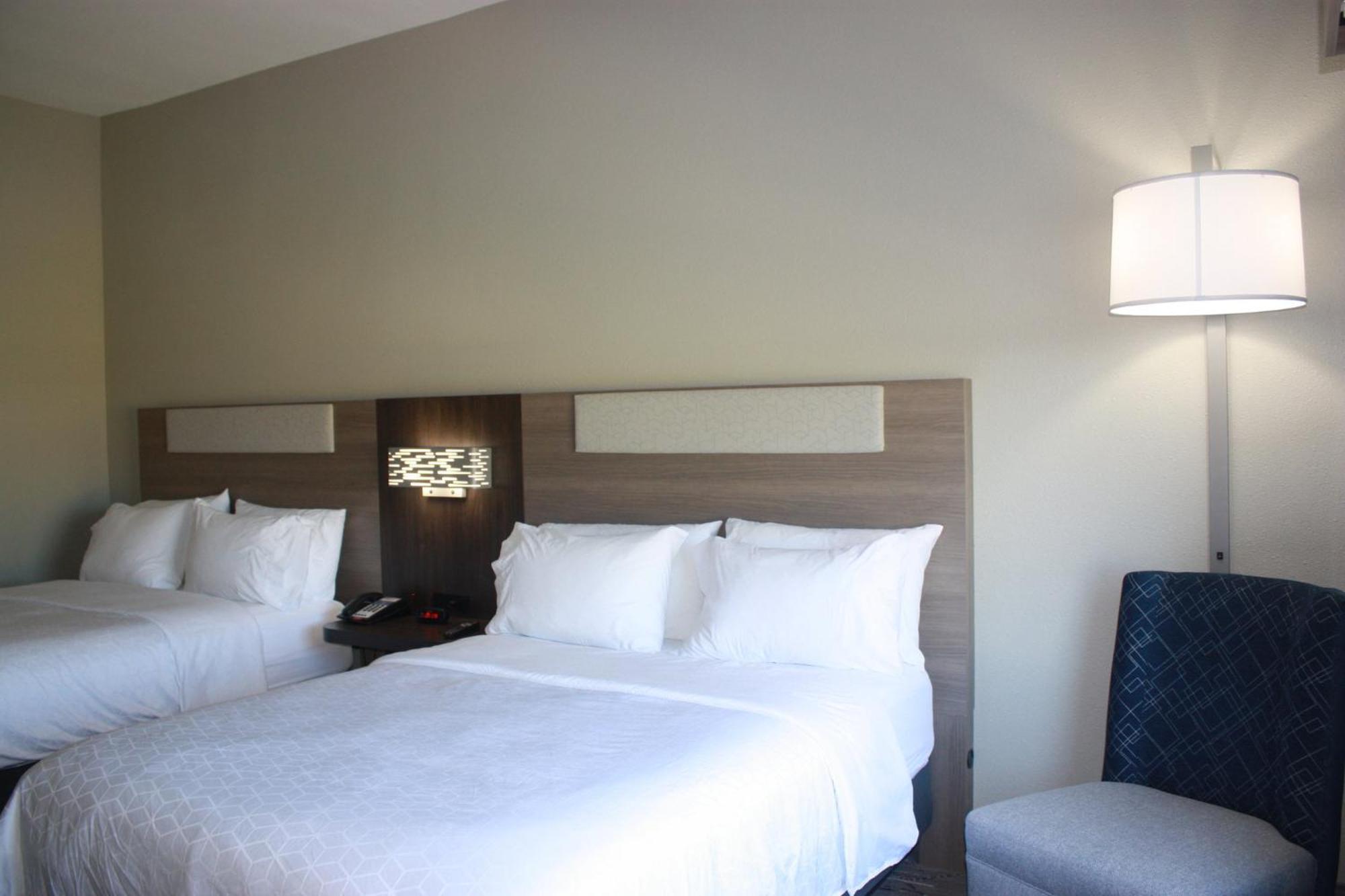 Standard Room with Two Queen Beds