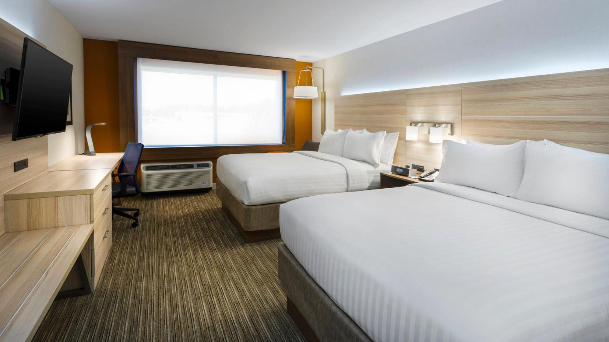 Standard Queen Room with Two Queen Beds